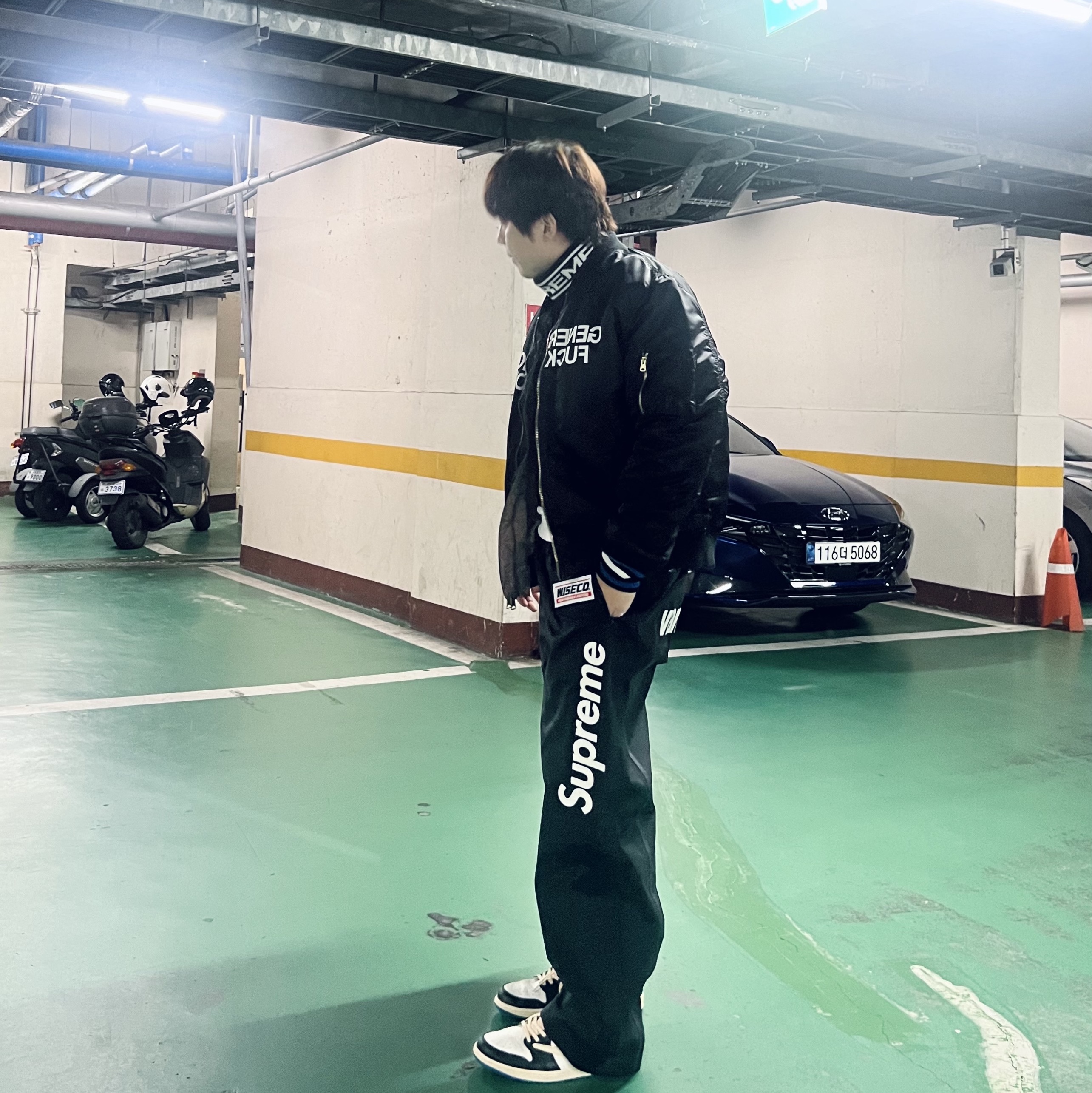 Supreme x Vanson Leathers Gore-Tex Pants Black - 25FW, Jordan 1 x Travis Scott x Fragment Retro Low OG SP Military Blue 착용 스타일 - 1