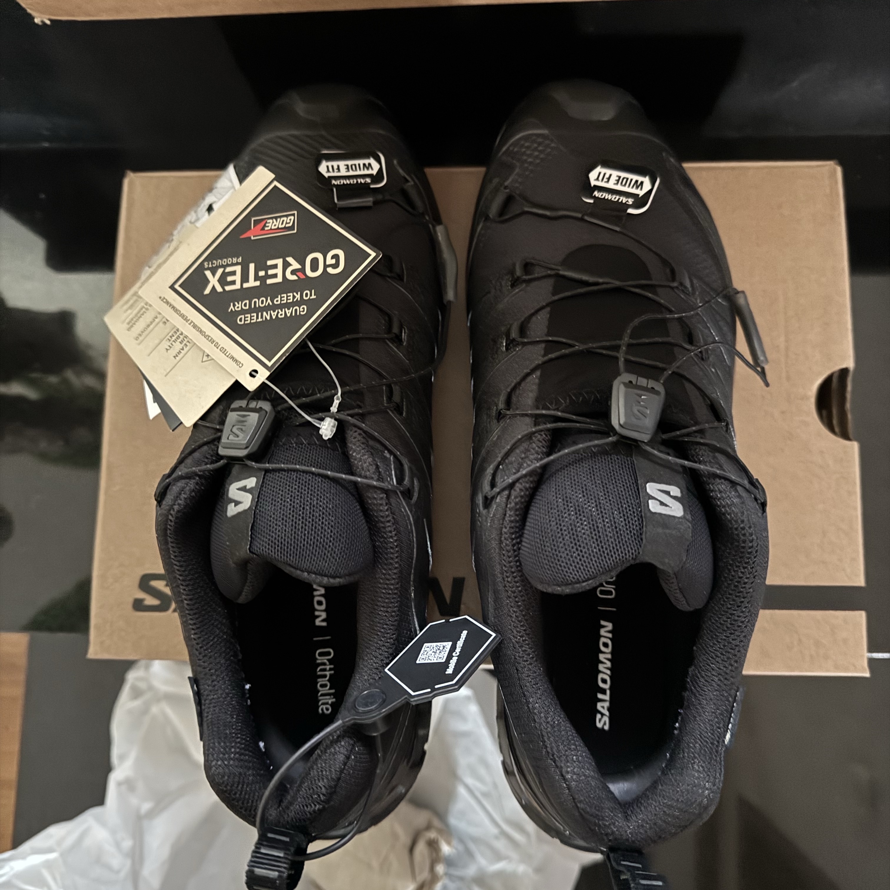Salomon XA Pro 3D V9 Gore-Tex Wide Black Phantom 착용 스타일 - 1