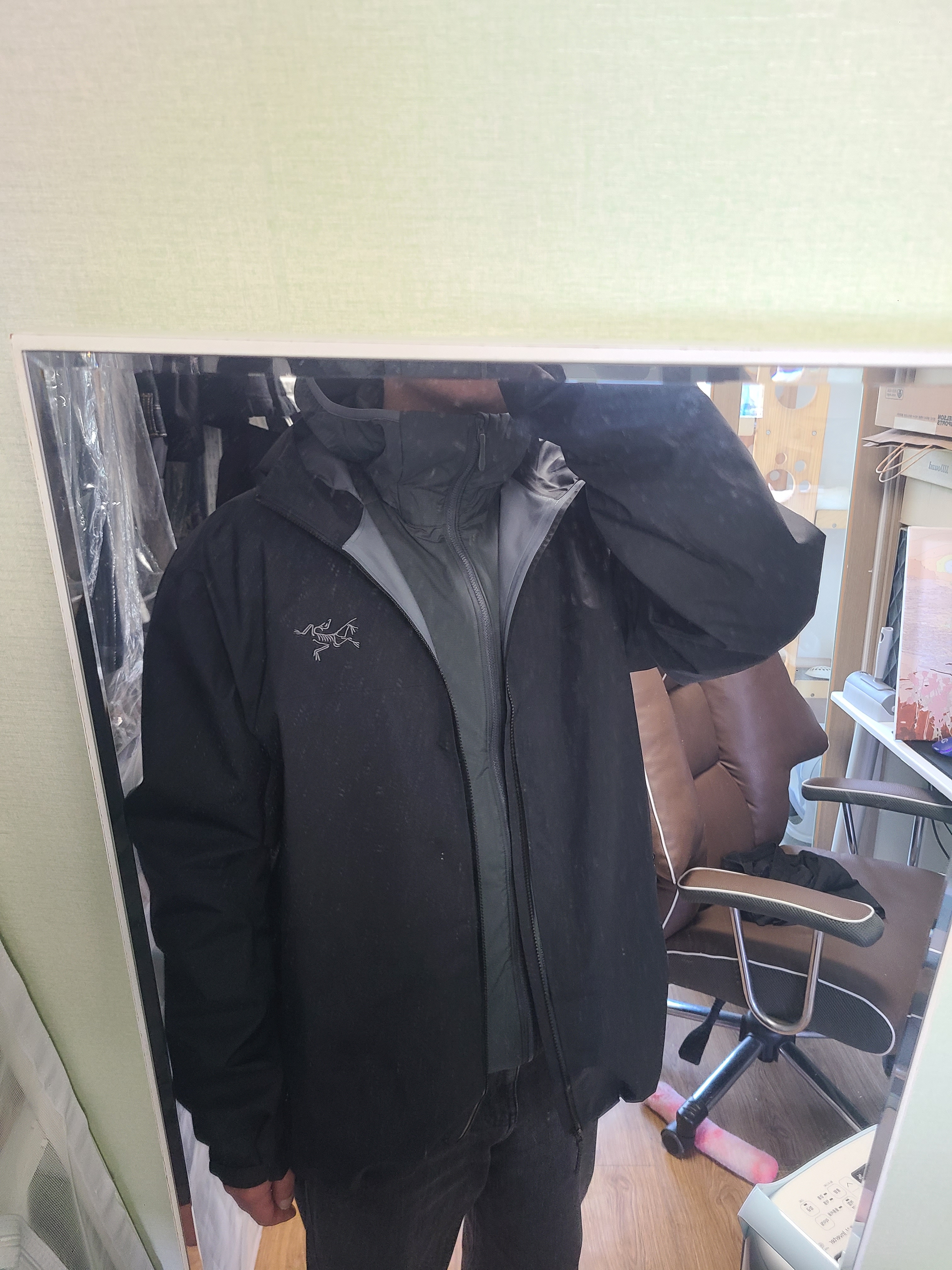 Arc'teryx Atom LT Hoody Glitch, Asics Gel-Kayano 14 Birch Dark Pewter 착용 스타일 - 3
