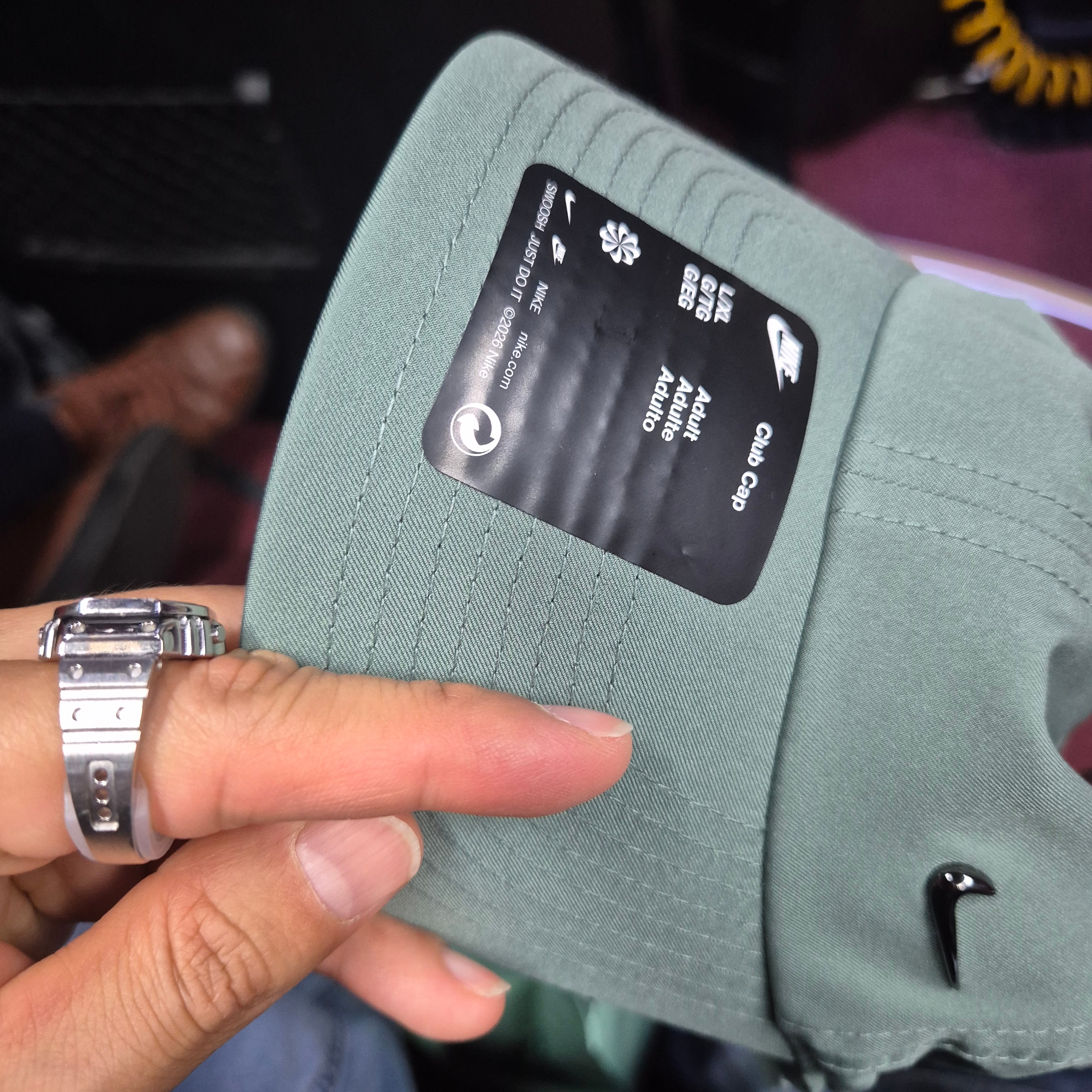 Nike Dri-Fit Club Unstructured Metal Swoosh Cap Vintage Green 착용 스타일
