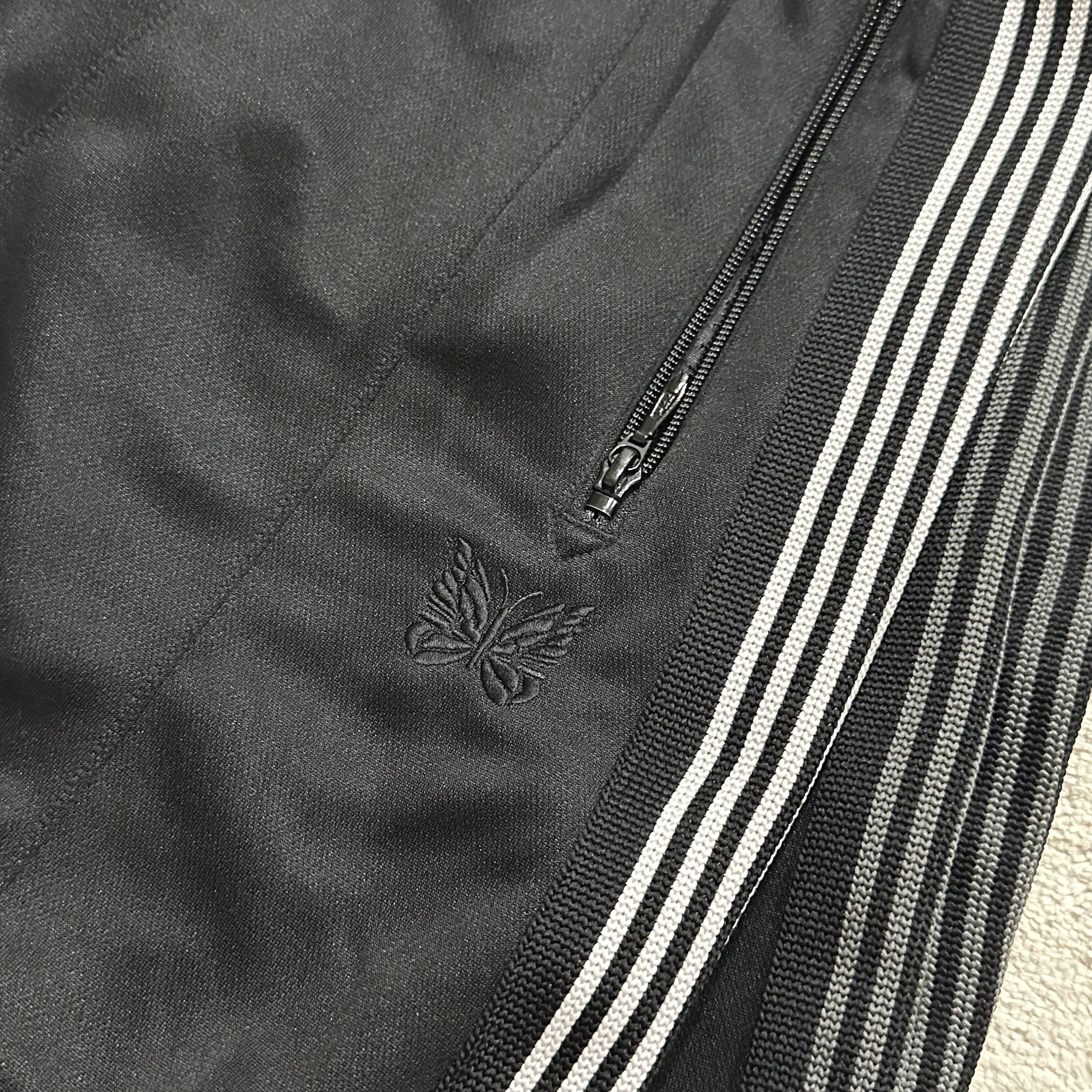 Needles H.D. Track Pants Black - Ecru 20th Exclusive 착용 스타일