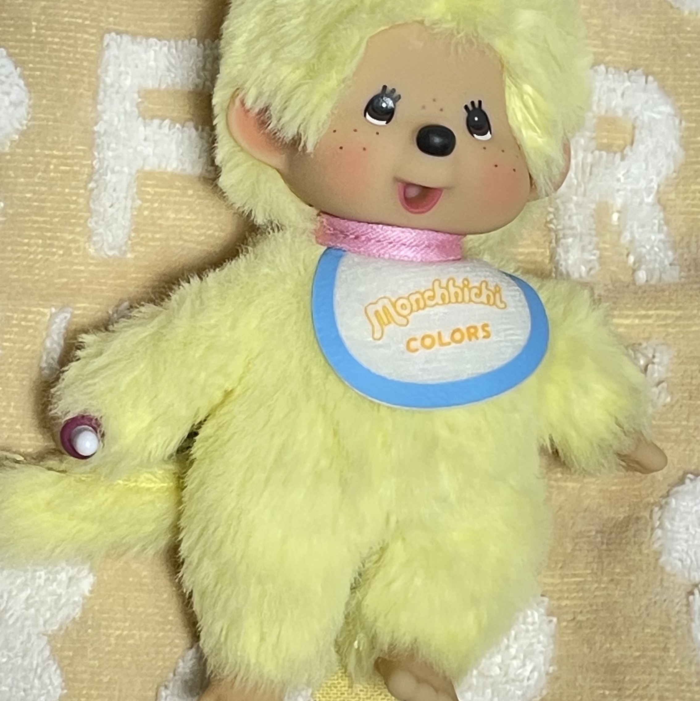 Monchhichi COLORS Keychain Yellow 착용 스타일