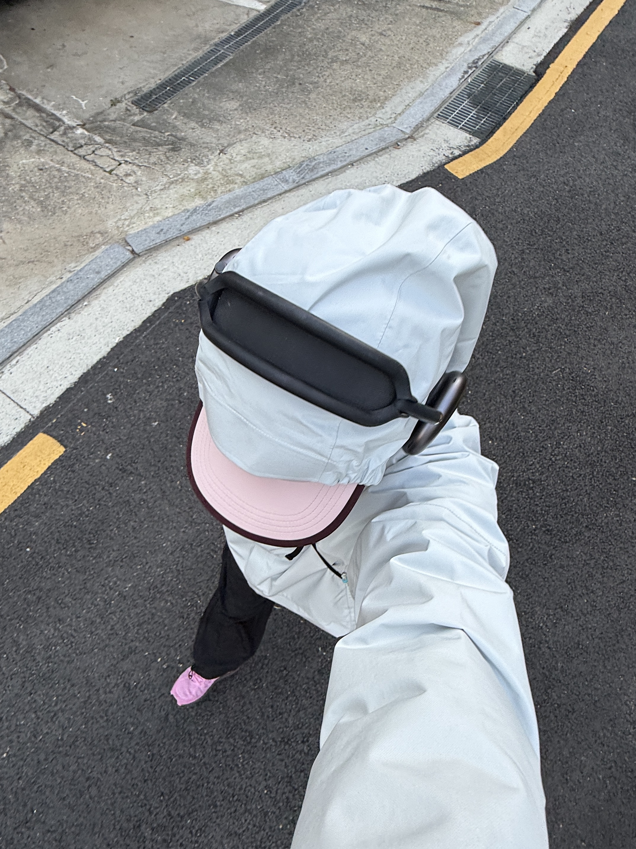 Nike x Stussy Air Max 2013 Psychic Pink, Nike ACG Storm-Fit ADV Cascade Rains Full Zip Jacket Photon Dust - Asia 착용 스타일 - 2