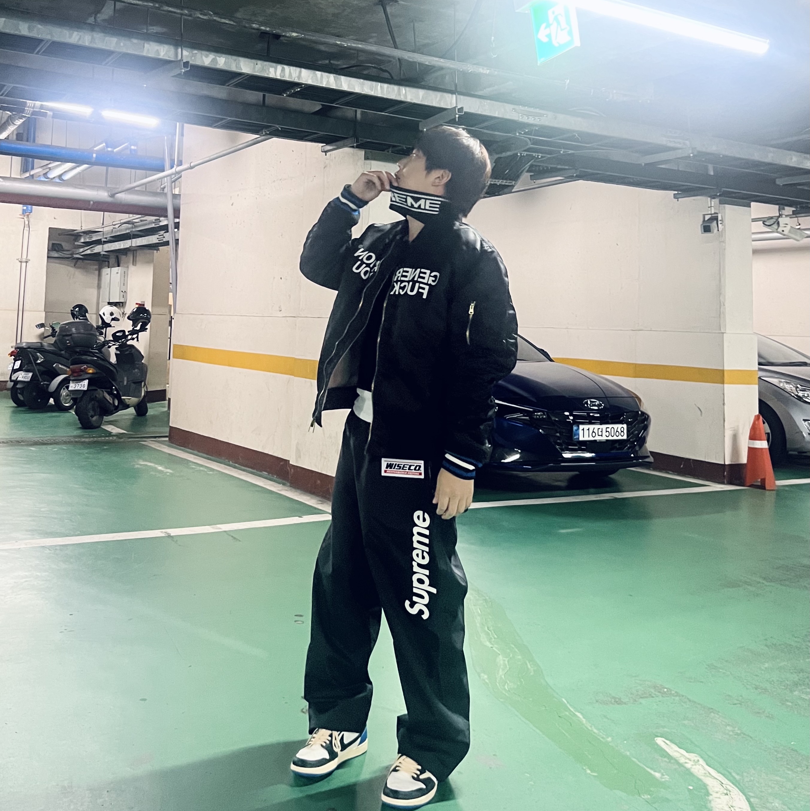Supreme x Vanson Leathers Gore-Tex Pants Black - 25FW, Jordan 1 x Travis Scott x Fragment Retro Low OG SP Military Blue 착용 스타일 - 2