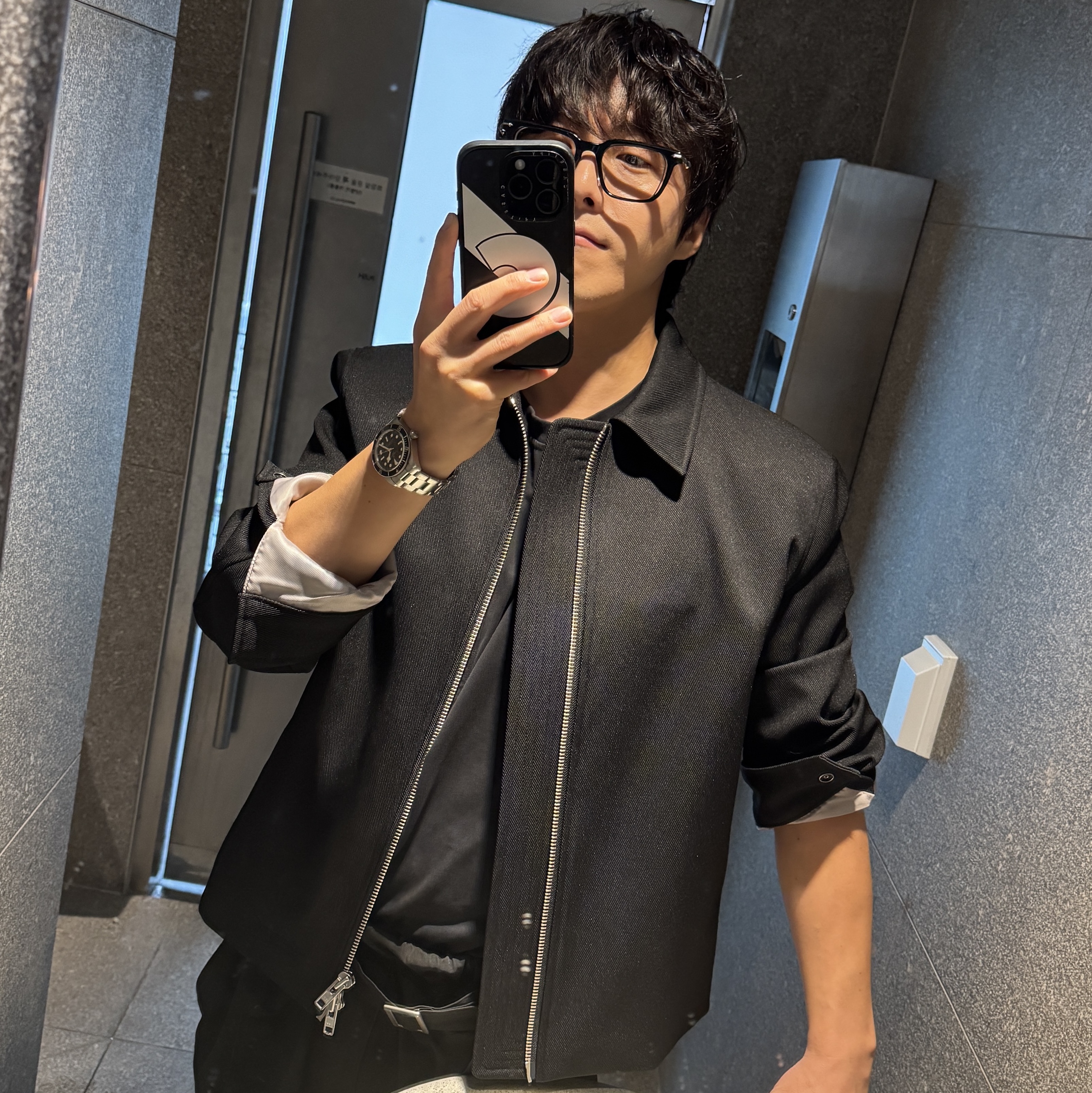 Undermycar MU.102 Anti Fxxking Logo Play Cropped Poly Jacket Black 착용 스타일