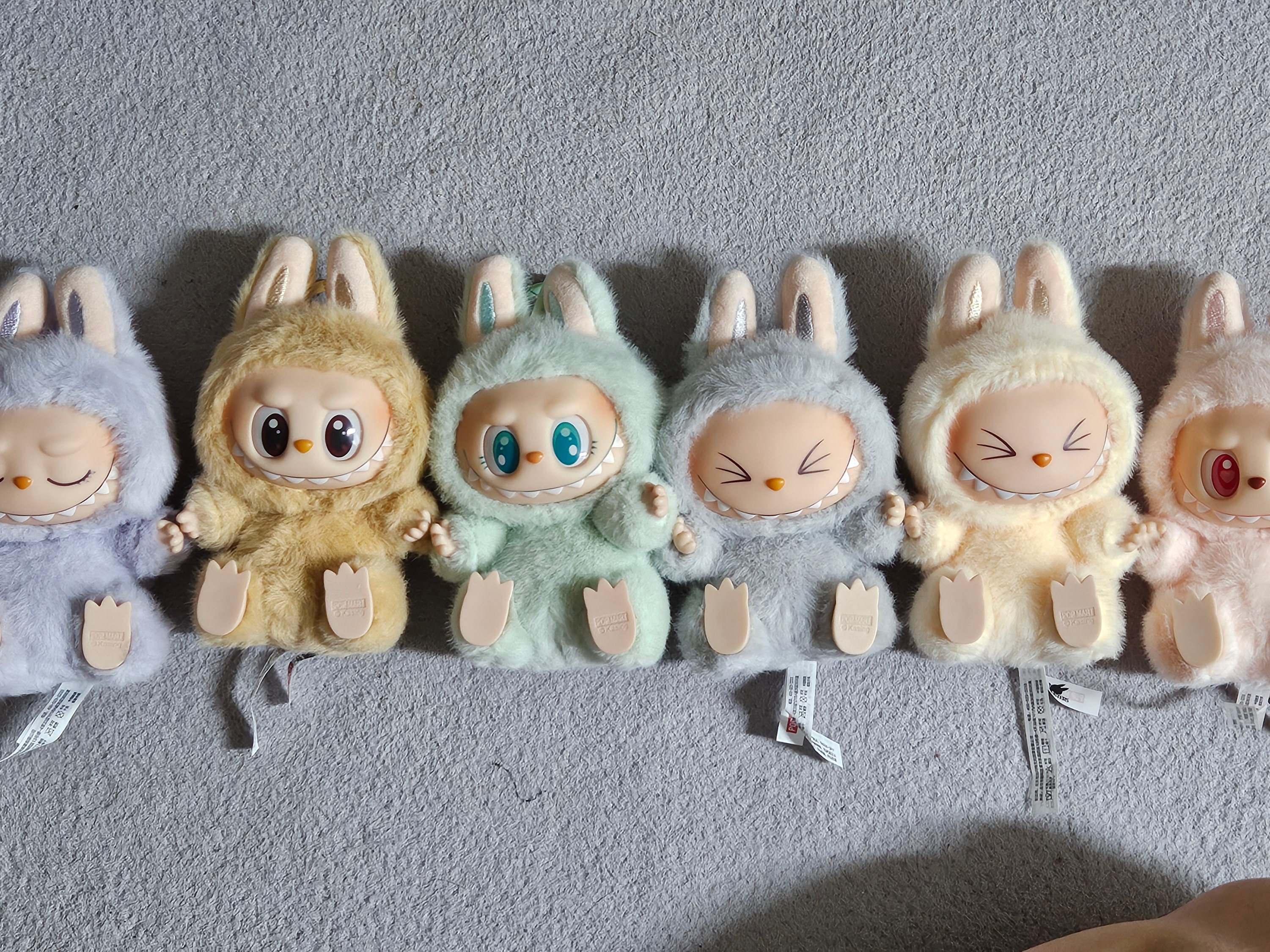Pop Mart Labubu Let's Play Together Doll Series Sealed Case (6 Blind Boxes) 착용 스타일