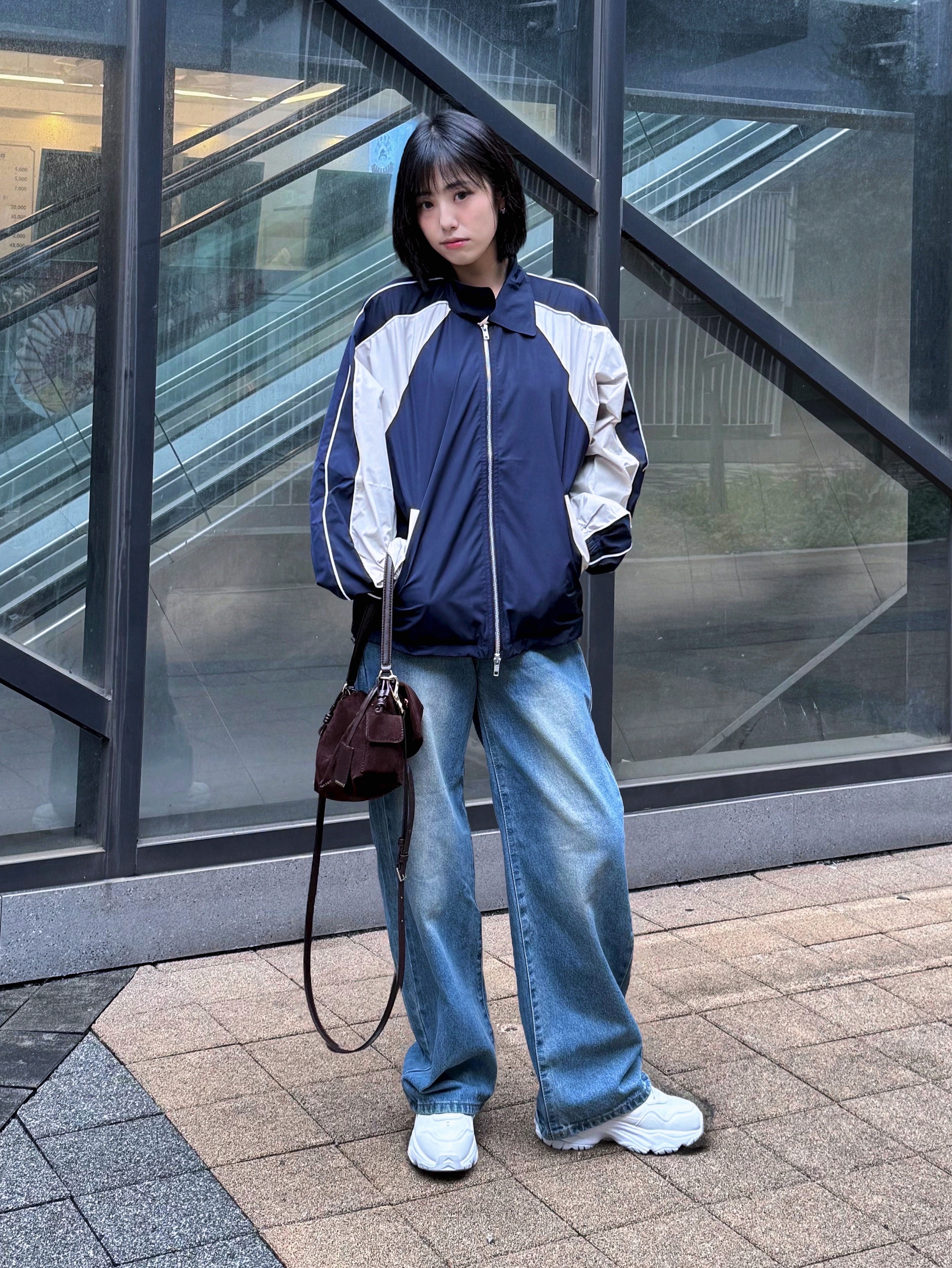 SLOW RECORD HOUSE Piping Line Windbreaker Navy 착용 스타일 - 4