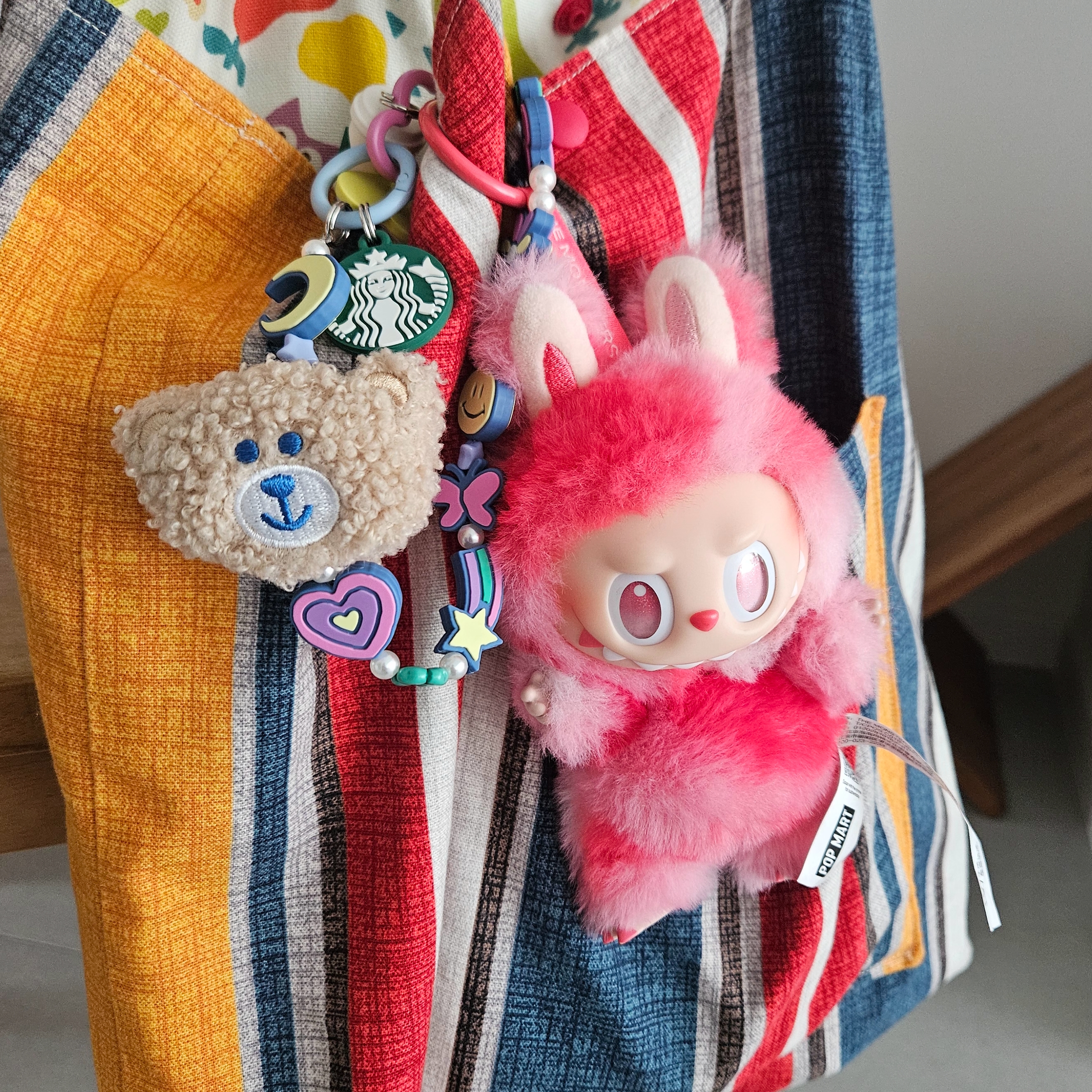 Pop Mart Labubu The Monsters Highlight Series Love Keyring (Opened Case), Starbucks Campus Beari Deco Charm 착용 스타일 - 4