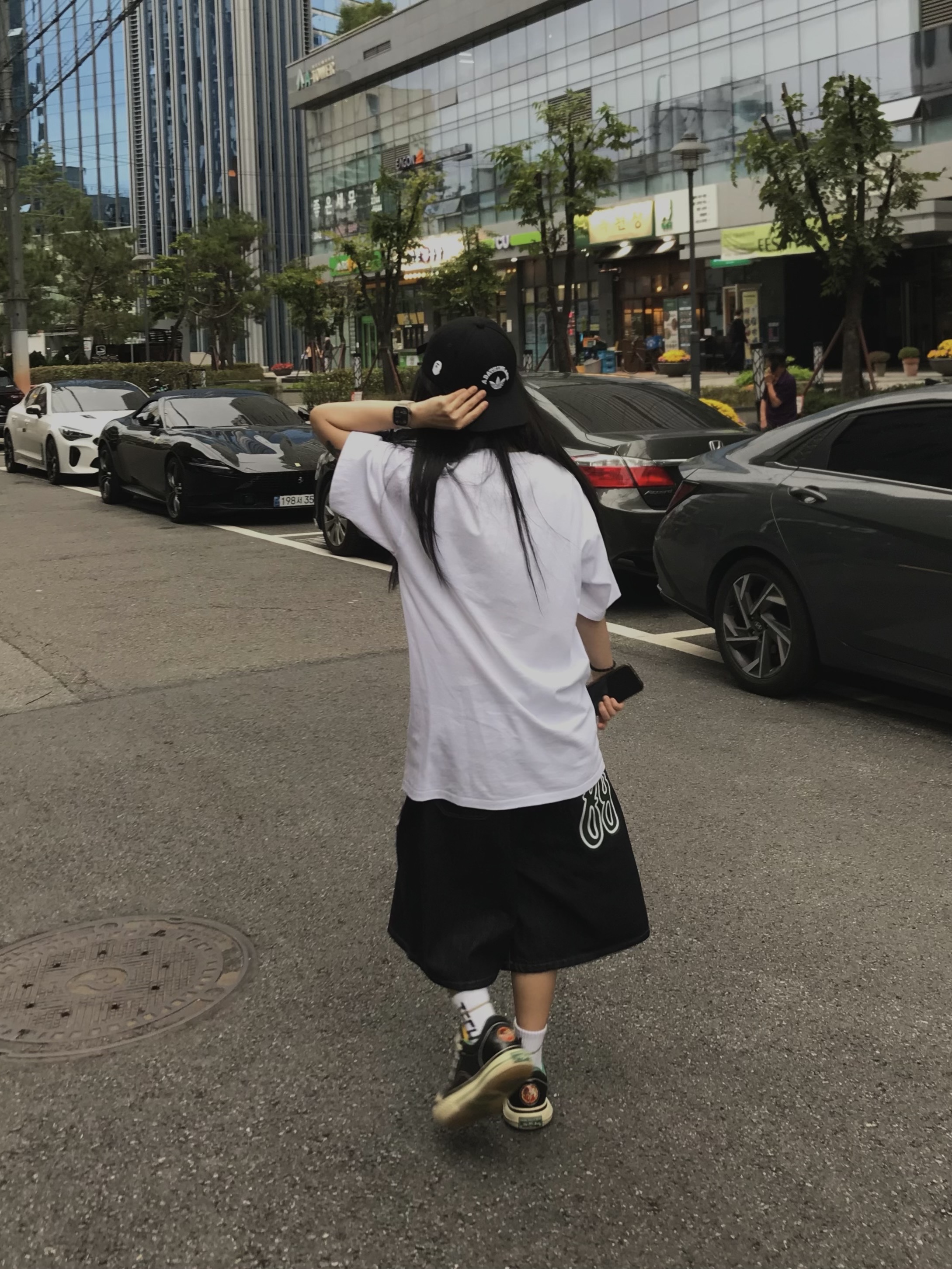 Adidas x BAPE Baseball Cap Black, BAPE ABC Camo Rebuild Shark T-Shirt White 착용 스타일 - 3