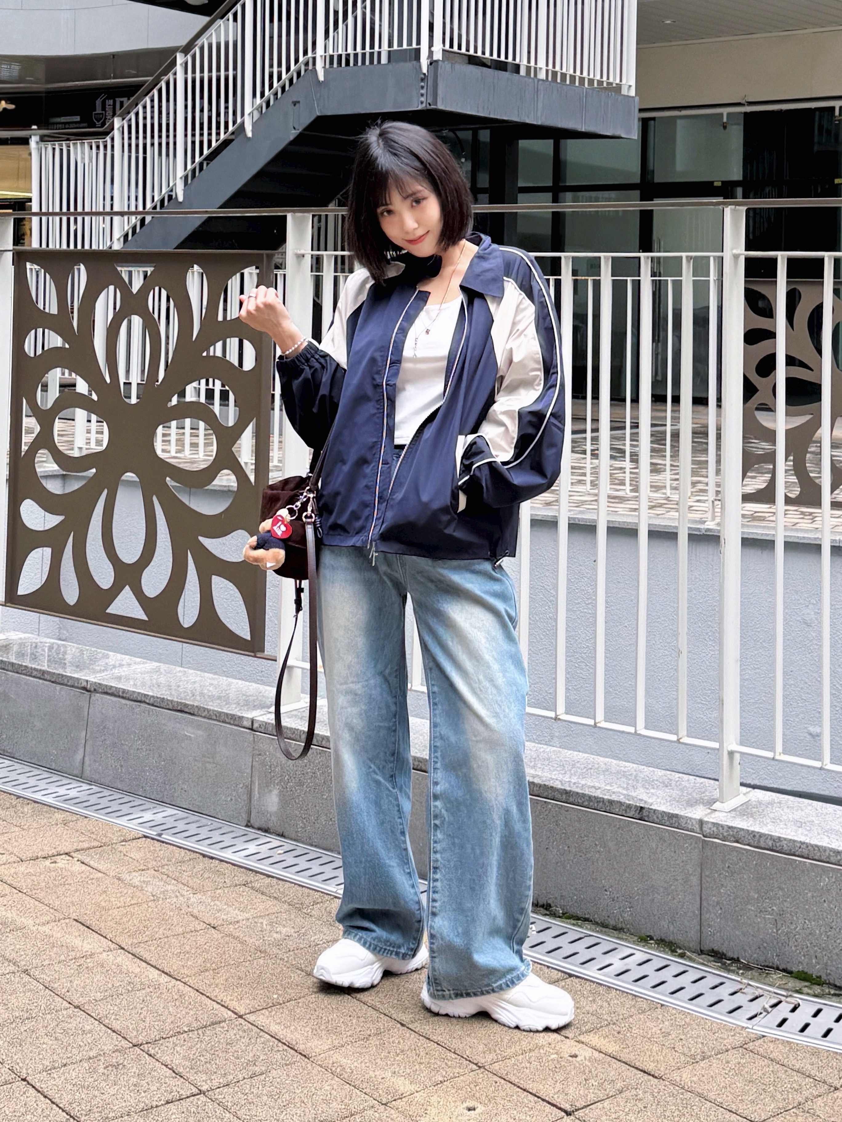 SLOW RECORD HOUSE Piping Line Windbreaker Navy 착용 스타일 - 8