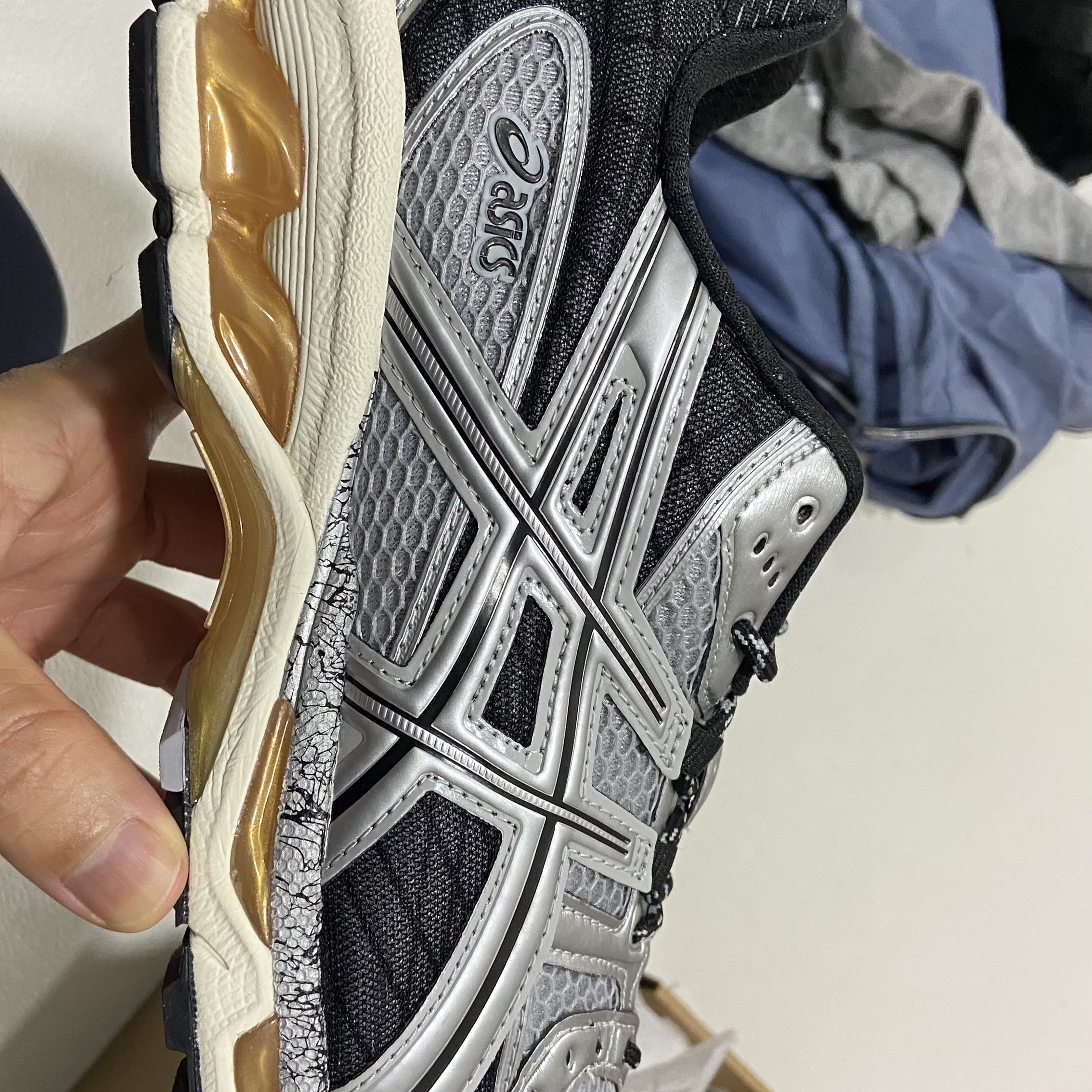 Asics Gel-Nimbus 10.1 Piedmont Grey Pure Silver 착용 스타일 - 4