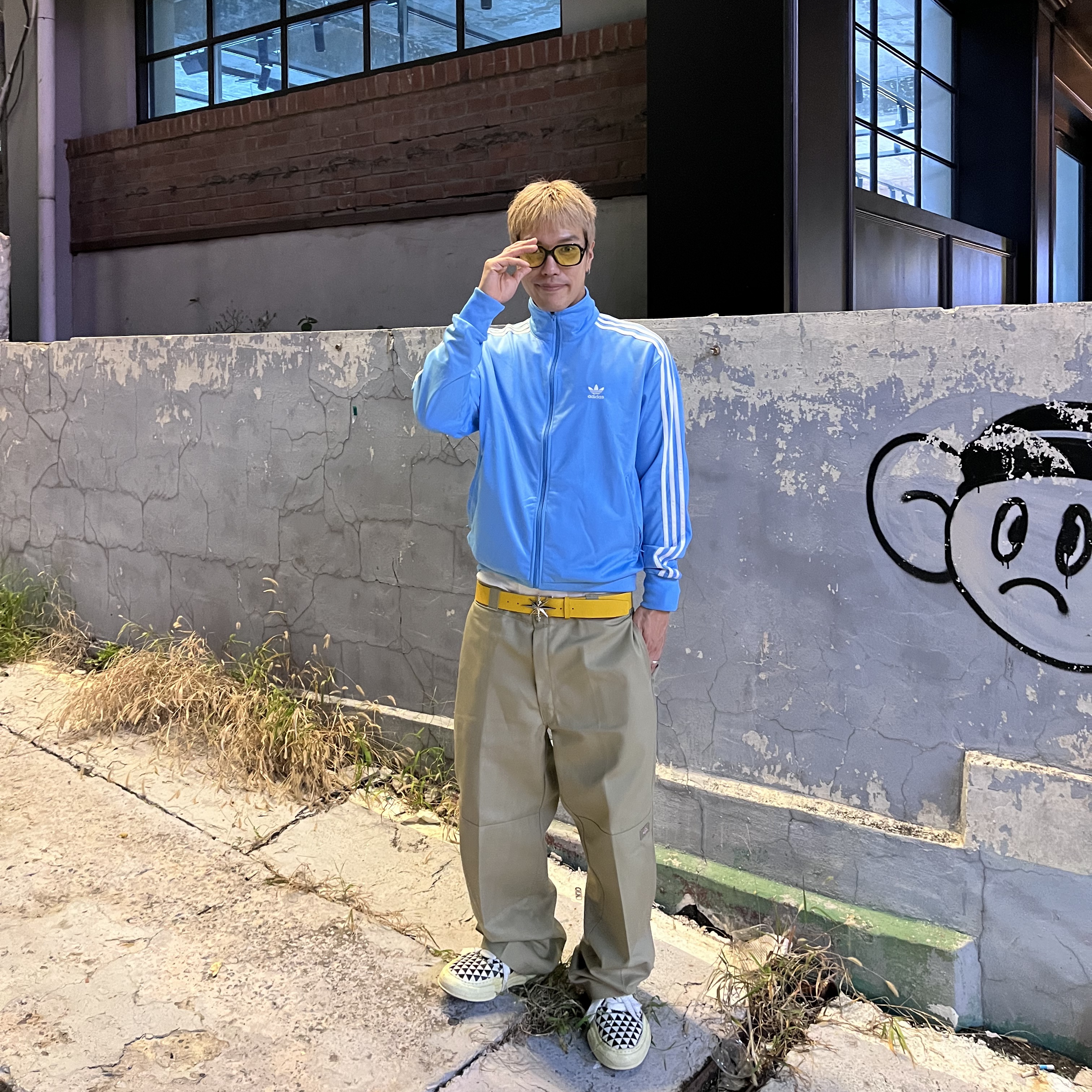 Dickies Original 874 Work Pant Khaki, Adidas Adicolor Woven Firebird Track Top Blue Bird  - US Sizing 착용 스타일 - 3