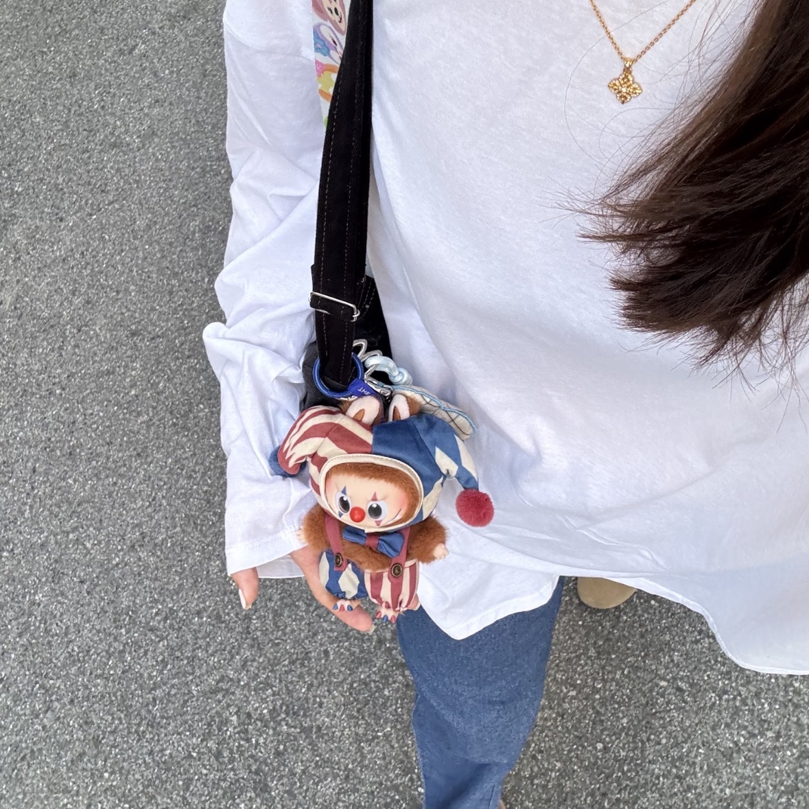 Pop Mart Why So Serious Series Vinyl Plush Pendant Juggling Clown (Opened Case) 착용 스타일