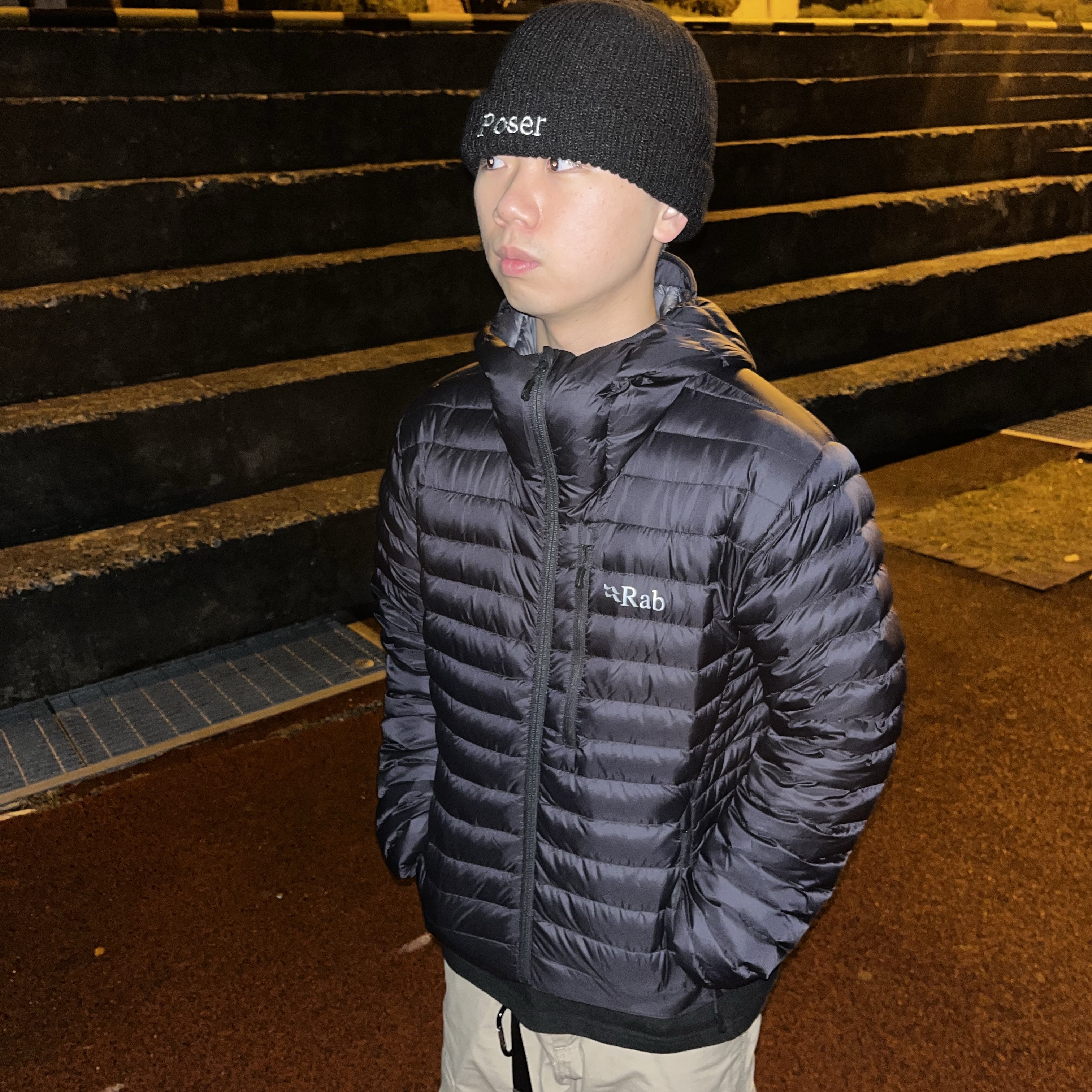Rab Microlight Alpine Jacket Black, Carhartt WIP Columbia Ripstop Regular Cargo Pants Leather Rinsed 착용 스타일 - 2