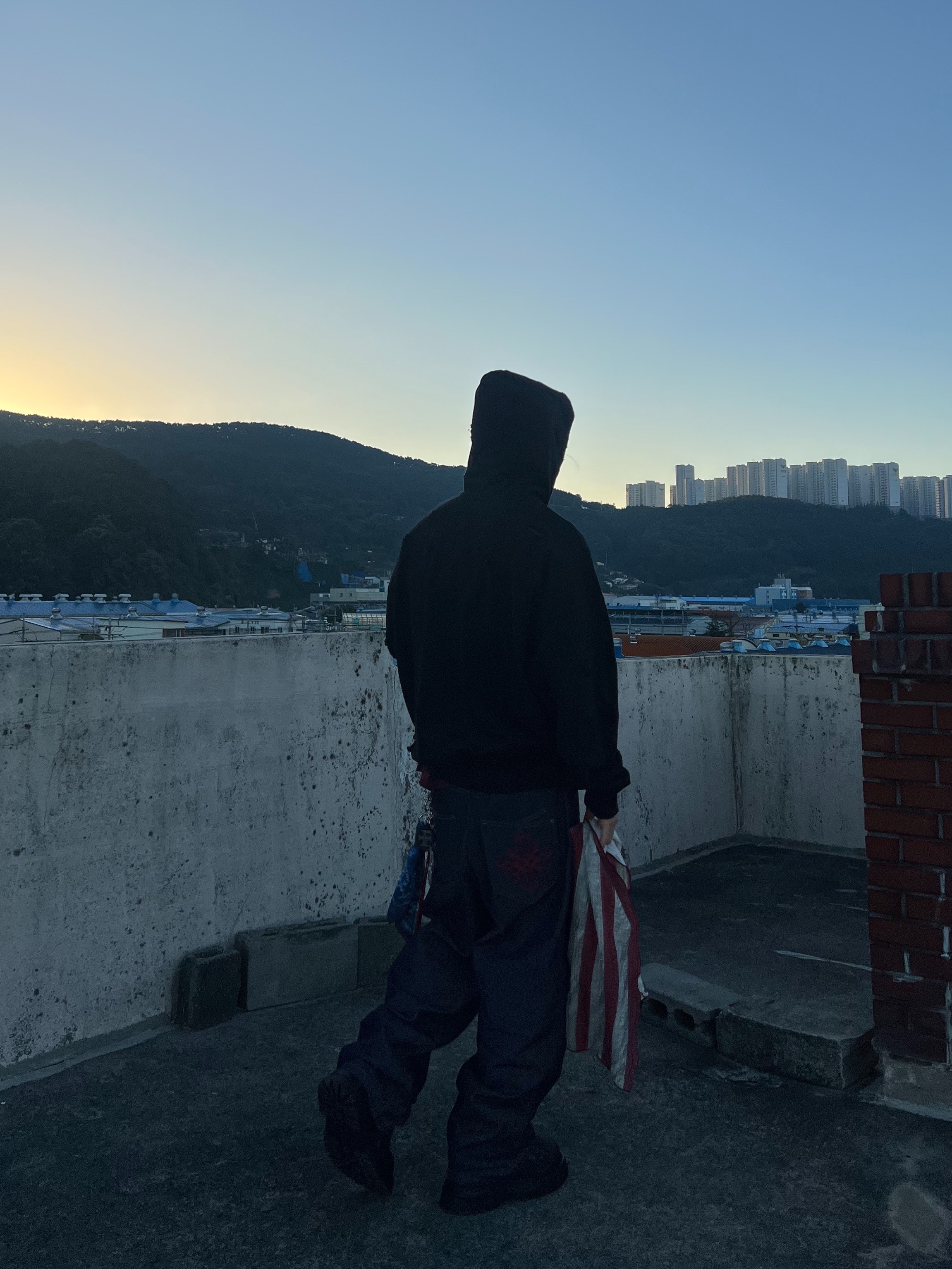 Undermycar Otter Oversized Damage-Washed Hood Zip-Up Sepia - 22FW 착용 스타일 - 7