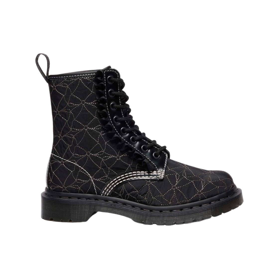41703001 Dr. Martens 1460 Frill Black