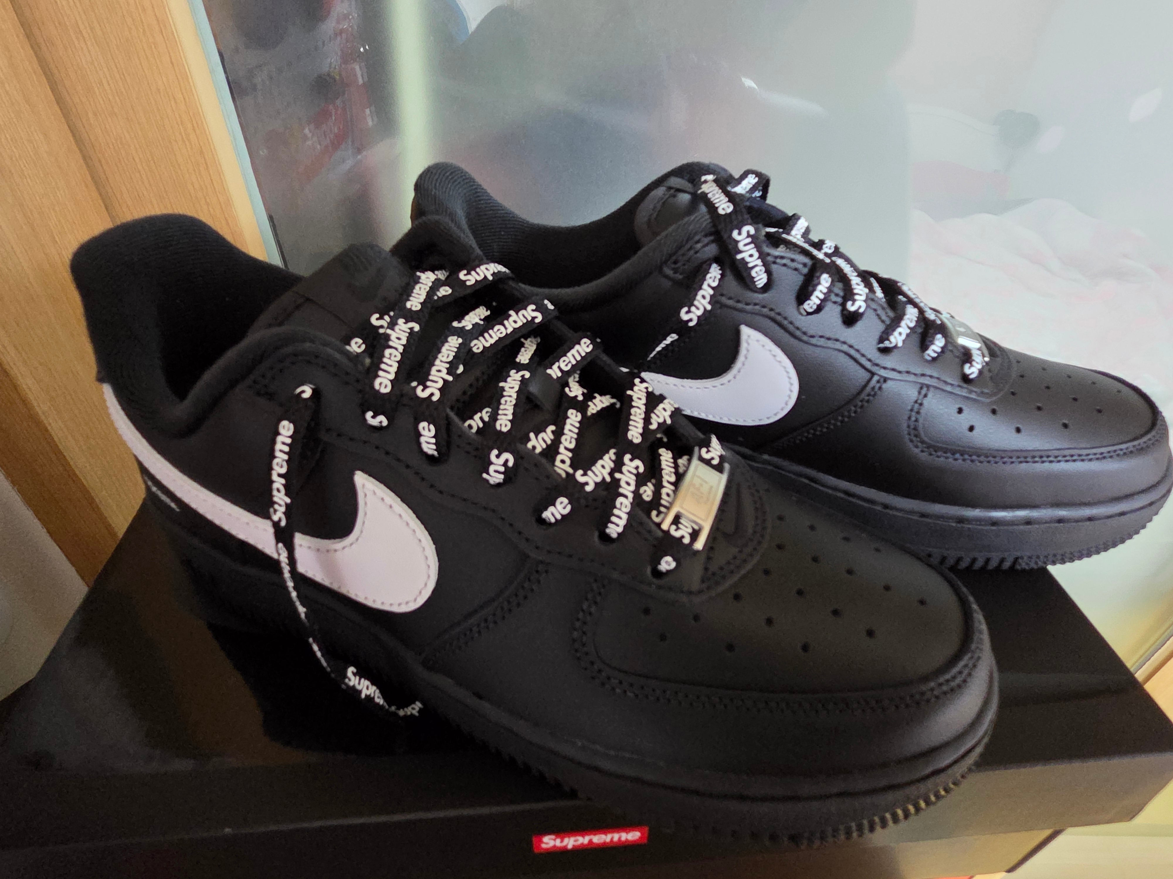 Nike x Supreme Air Force 1 Low Black 착용 스타일