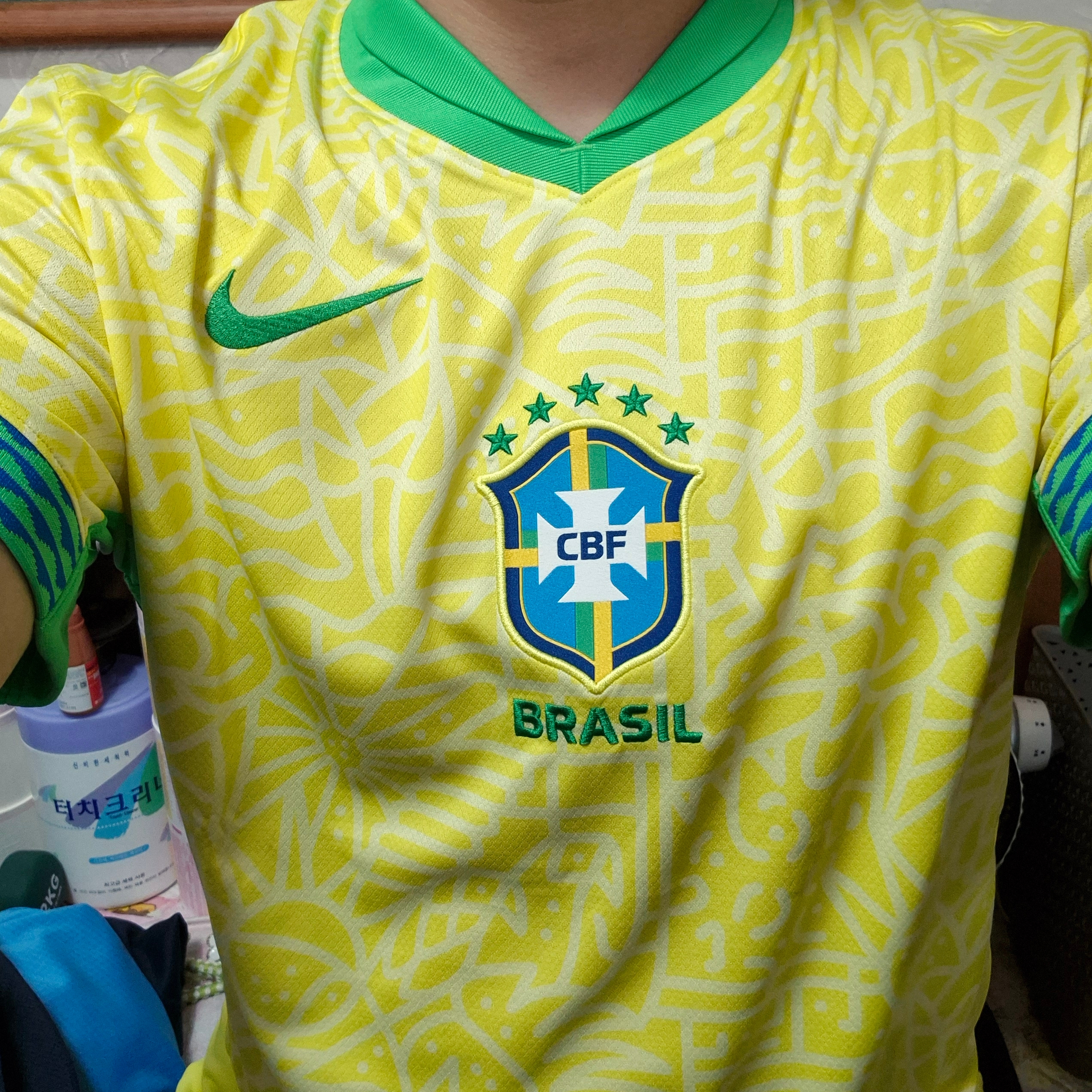 Nike Brazil 2024/25 Dri-Fit Stadium Home Jersey Dynamic Yellow (Non Marking Ver.) 착용 스타일