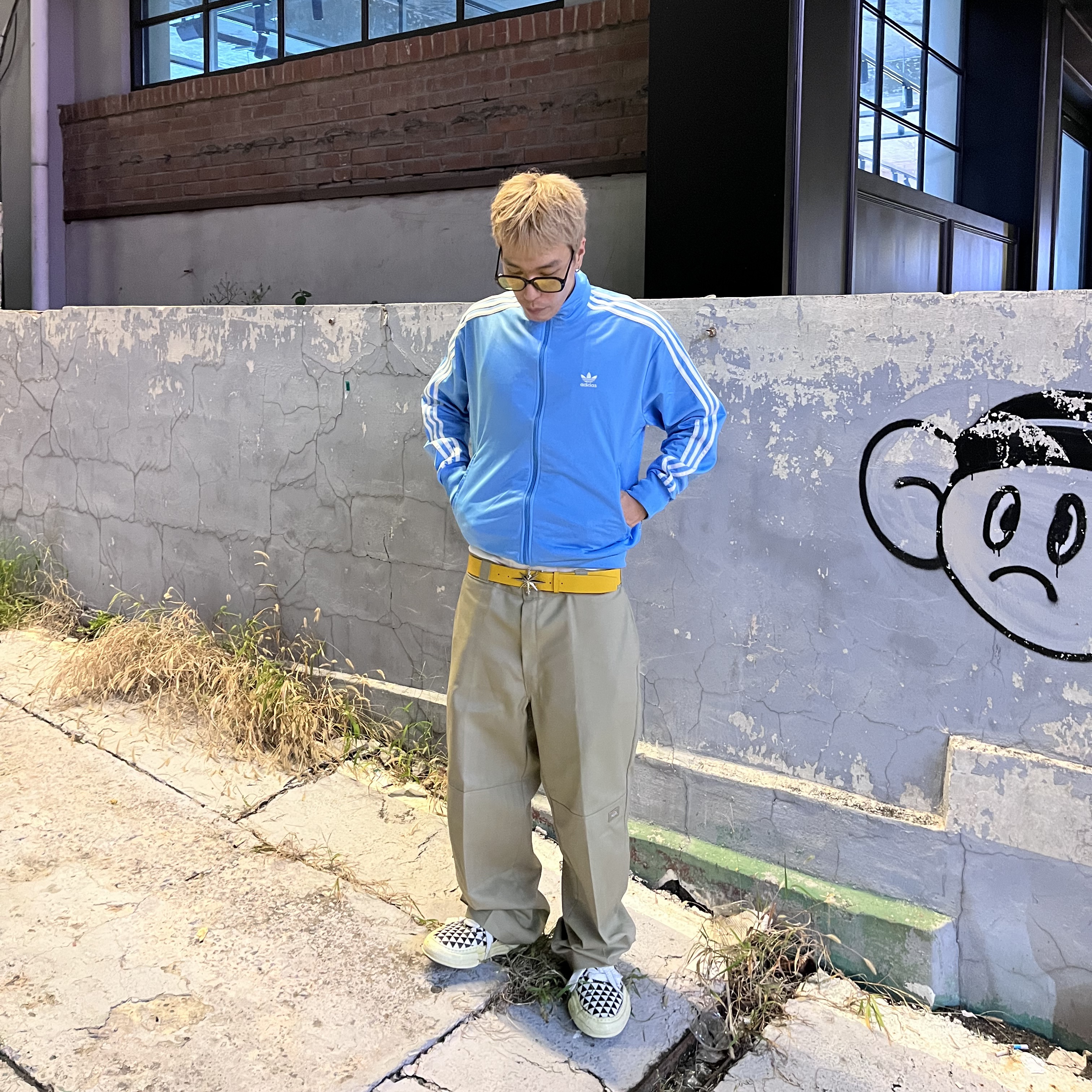Dickies Original 874 Work Pant Khaki, Adidas Adicolor Woven Firebird Track Top Blue Bird  - US Sizing 착용 스타일 - 2