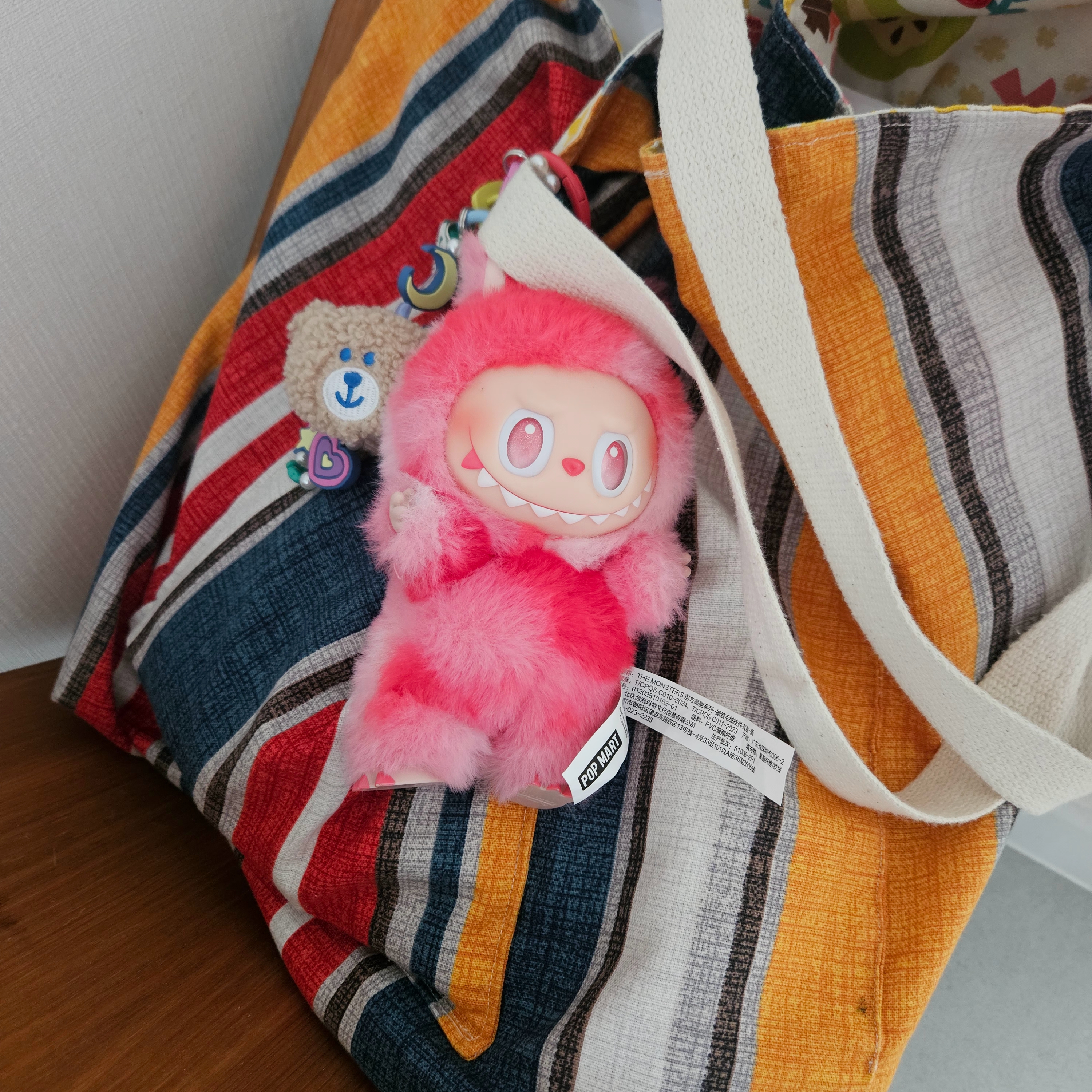 Pop Mart Labubu The Monsters Highlight Series Love Keyring (Opened Case), Starbucks Campus Beari Deco Charm 착용 스타일 - 1