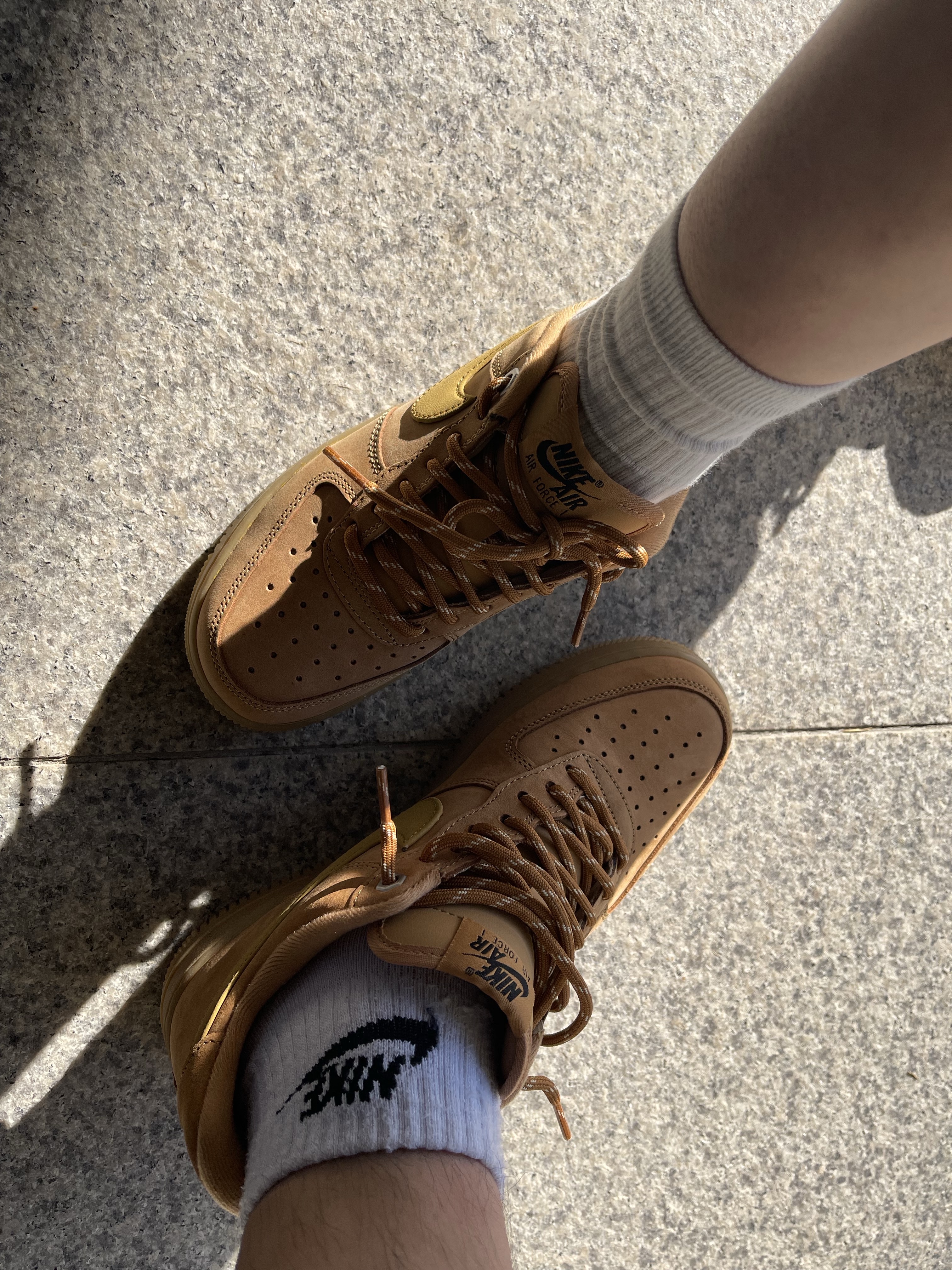 (W) Nike Air Force 1 '07 WB Flax Wheat 착용 스타일 - 1