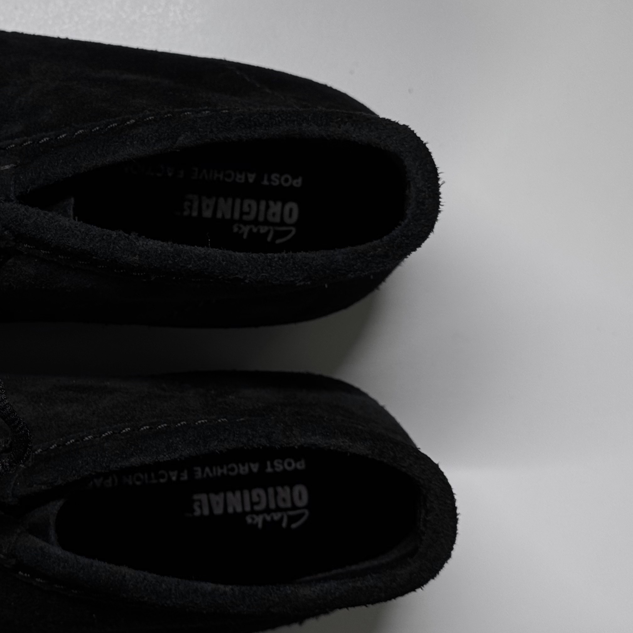 Clarks x Post Archive Faction (Paf) WallabeeBT Black Suede 착용 스타일 - 2