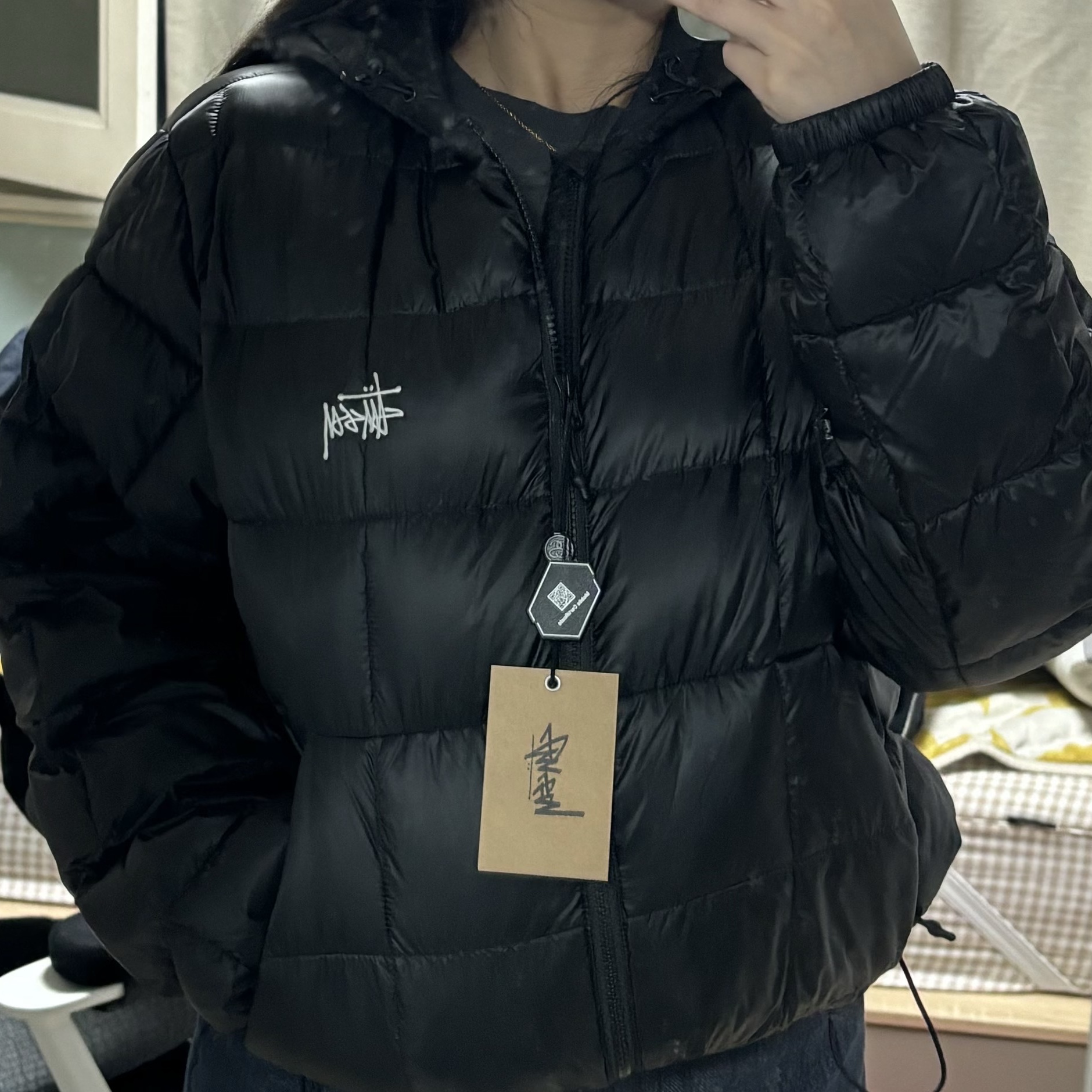 Stussy Midweight Hooded Puffer Black 착용 스타일 - 3
