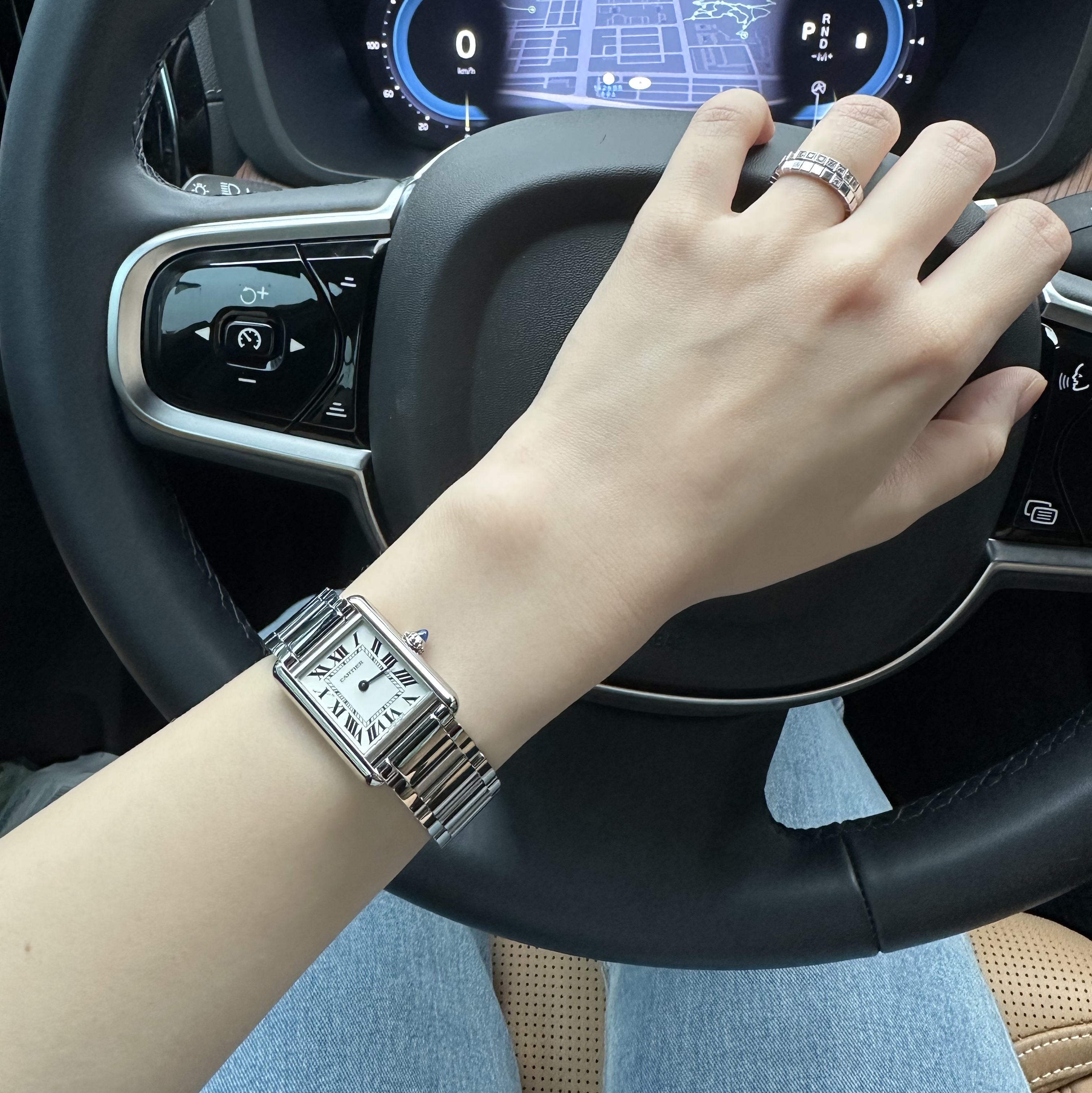 Cartier Tank Must Watch Small Quartz Steel Bracelet Steel 착용 스타일
