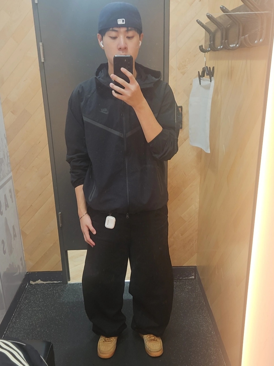 Nike Tech Windrunner Woven Full-Zip Jacket Black - Asia, Nike Air Force 1 '07 WB Flax 착용 스타일