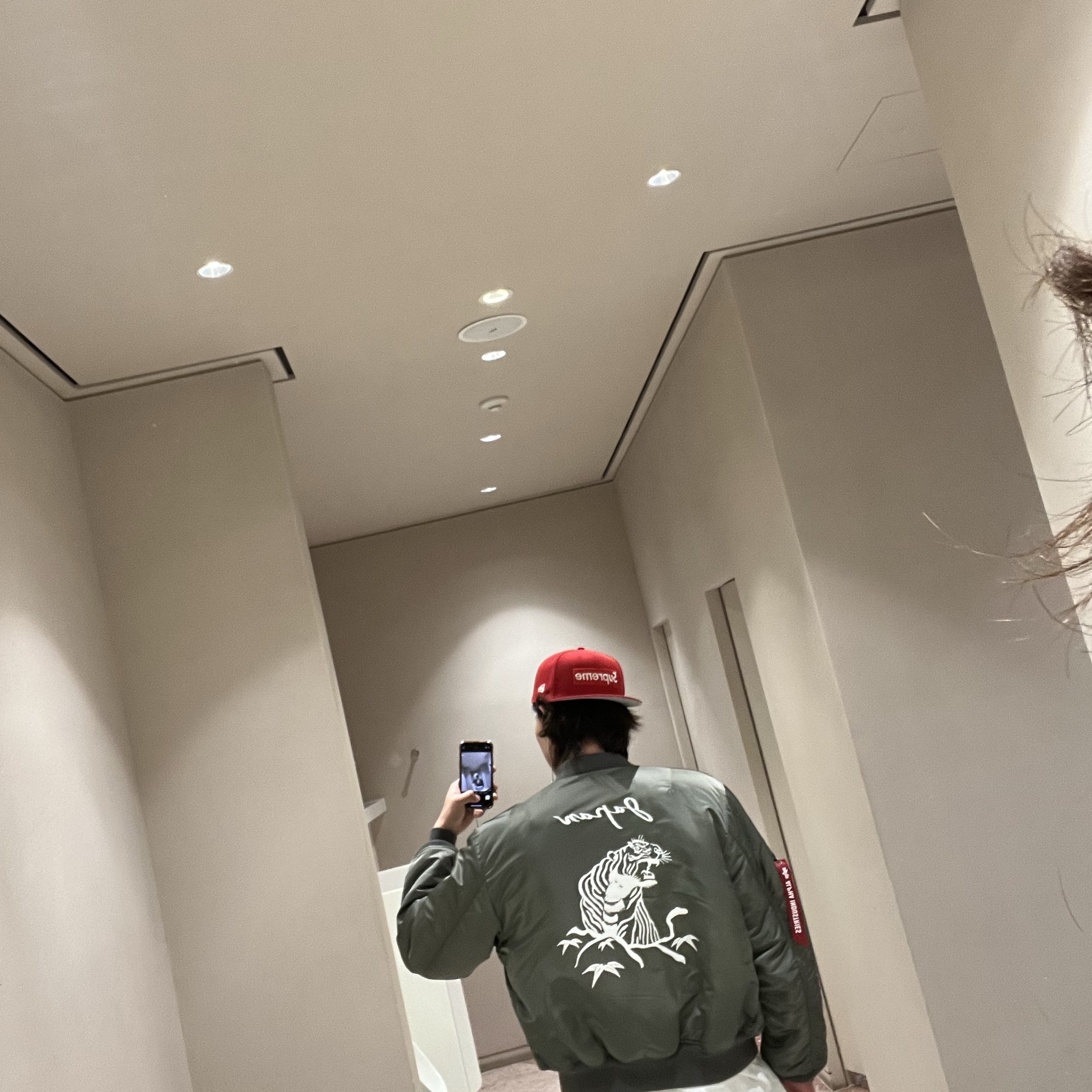 Supreme x MLB Teams Box Logo New Era Red Atlanta - 24SS 착용 스타일