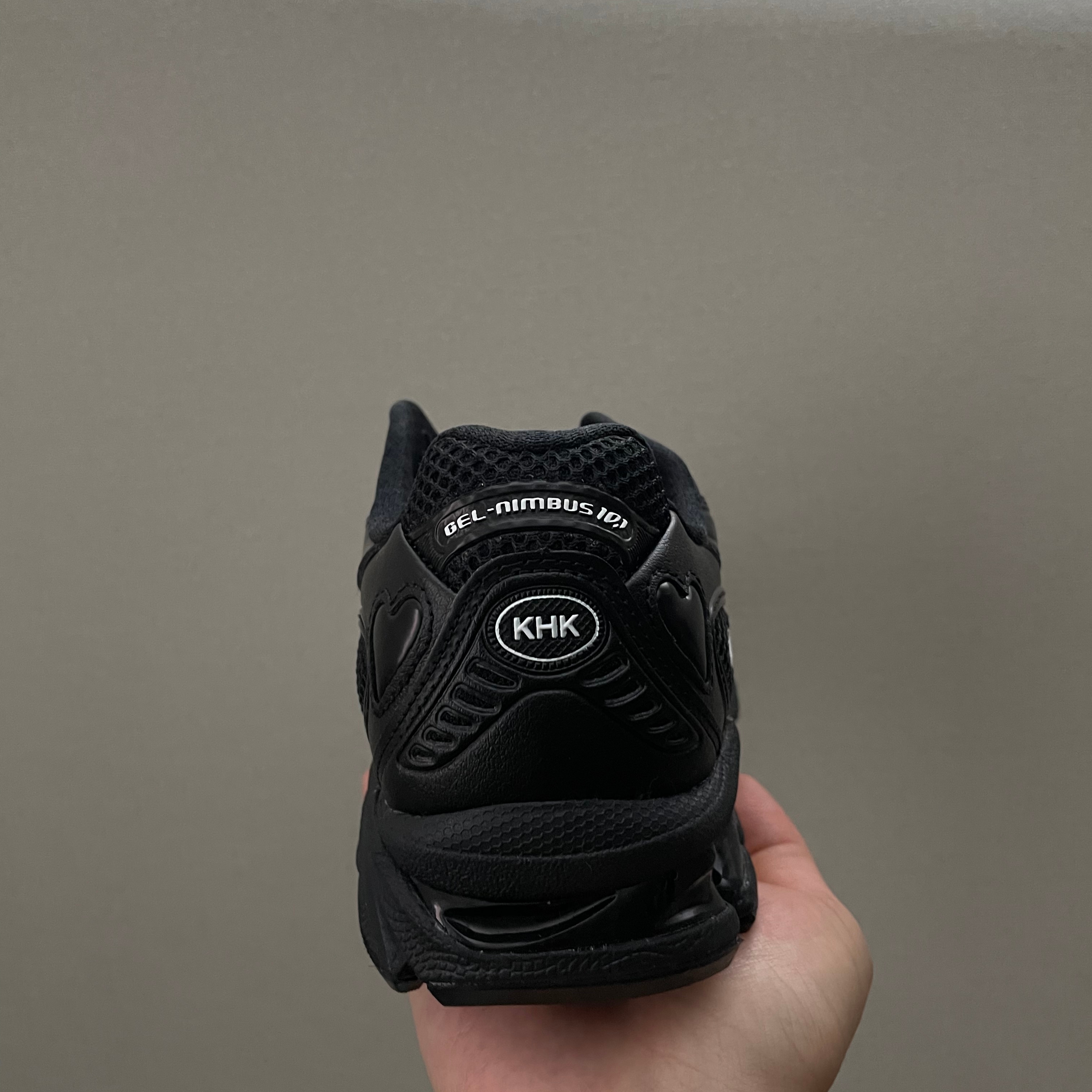 Asics x KIMHEKIM Gel-Nimbus 10.1 Black 착용 스타일 - 3
