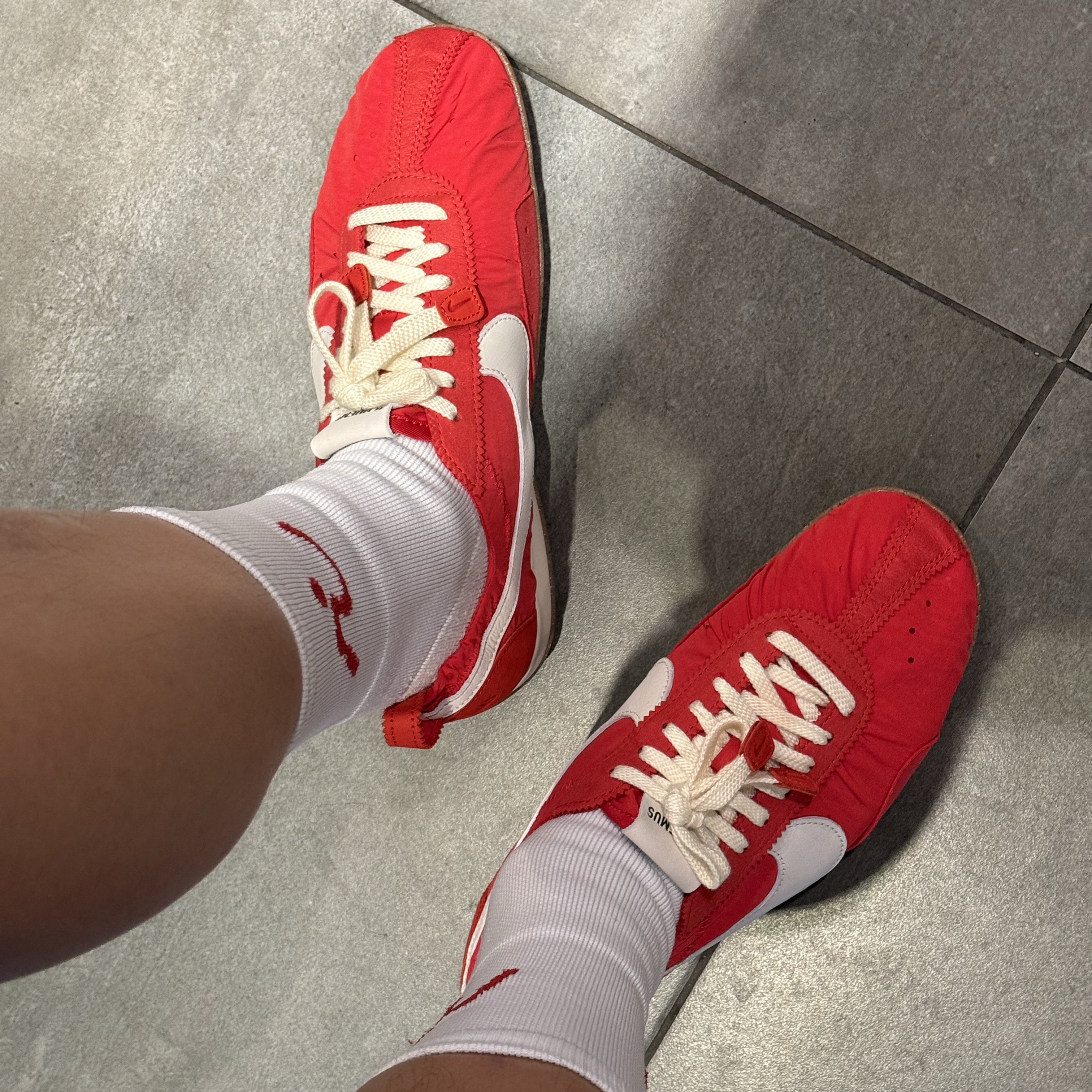 Nike x Jacquemus Moon Shoe SP University Red and Bicycle Yellow 착용 스타일