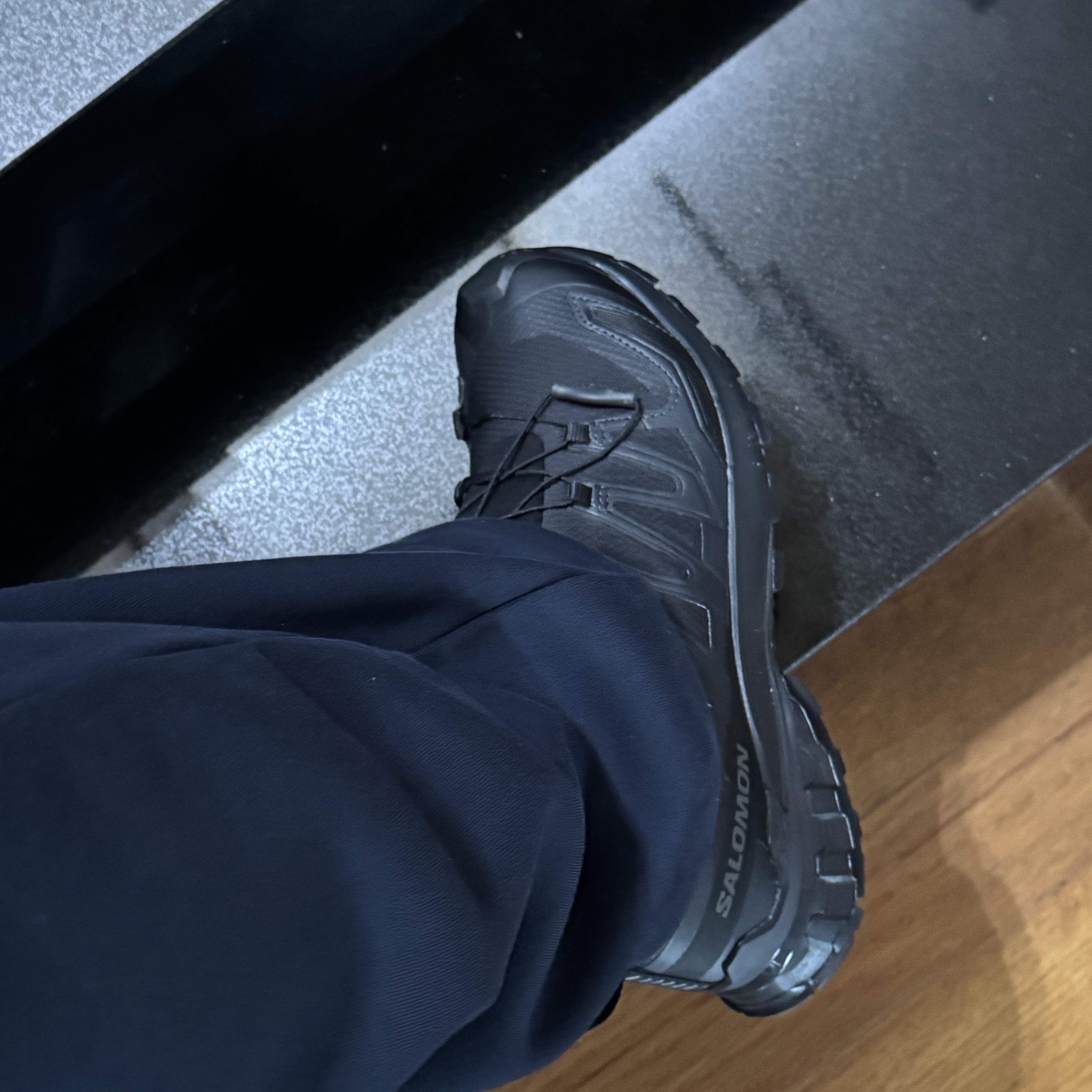 Salomon XA Pro 3D V9 Gore-Tex Wide Black Phantom 착용 스타일 - 3