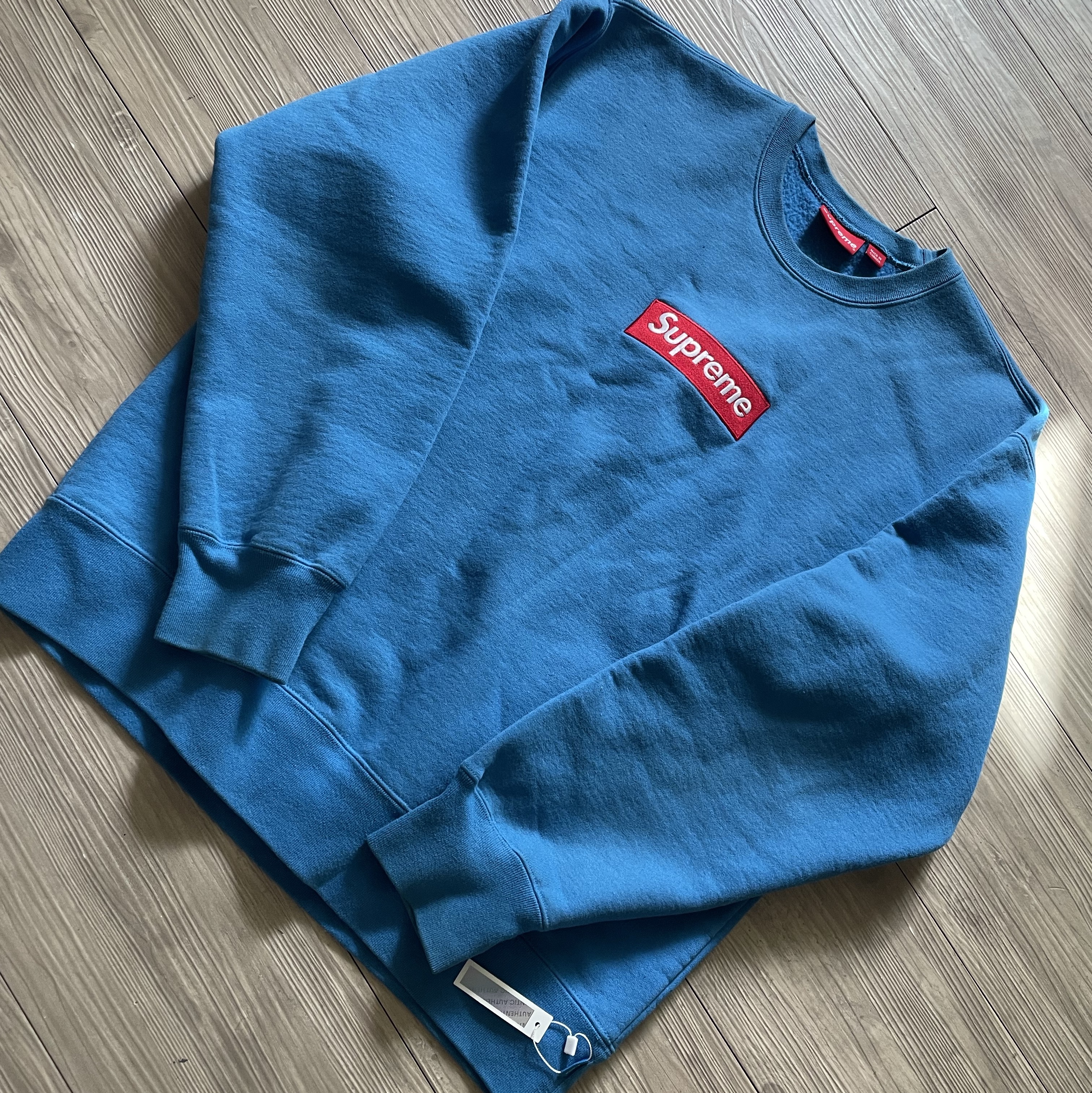 슈프림 박스로고 크루넥 블루 - 22FW | Supreme | KREAM