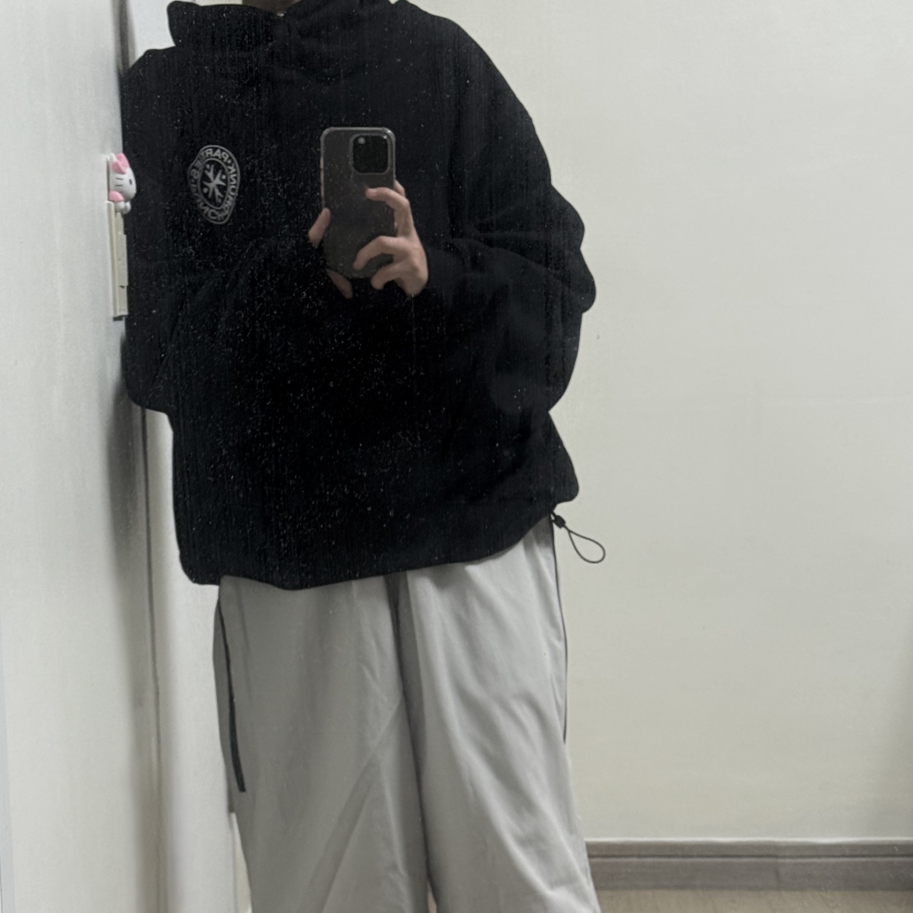 Punch Drunk Parties Circle Logo Oversized Hoodie Black 착용 스타일