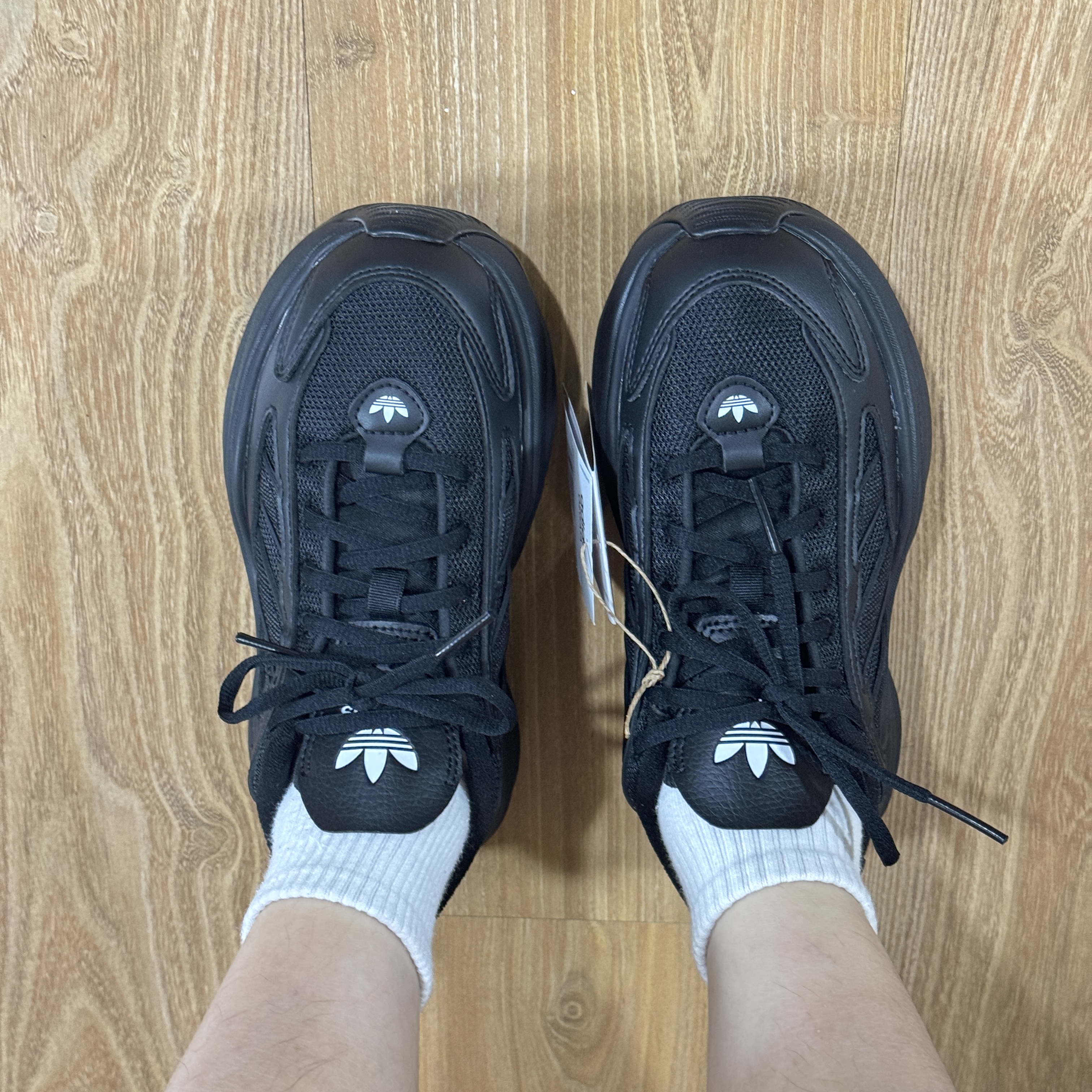 (W) Adidas Ozgaia Core Black 착용 스타일 - 2