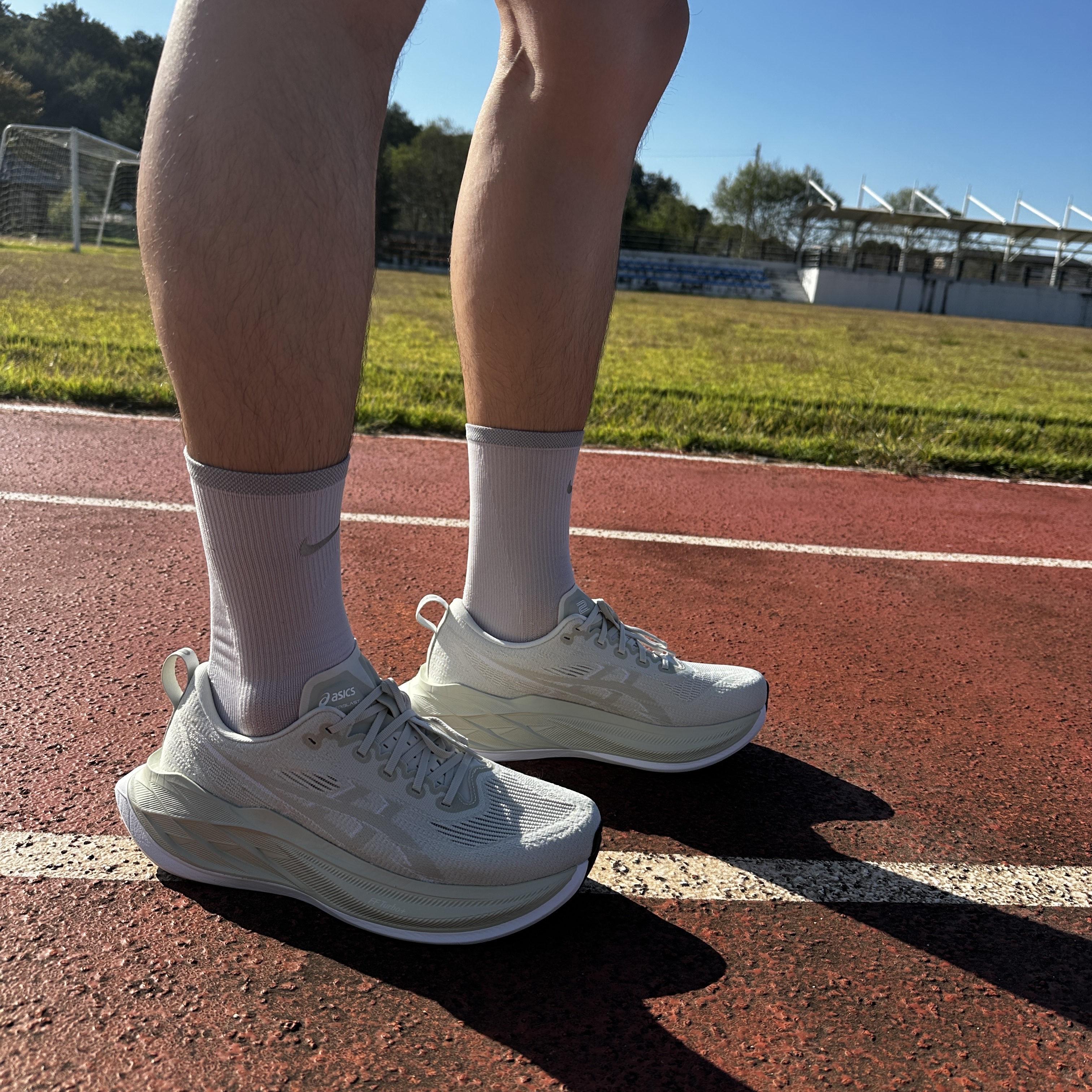 Asics Superblast 2 Lake Grey White Sage 착용 스타일