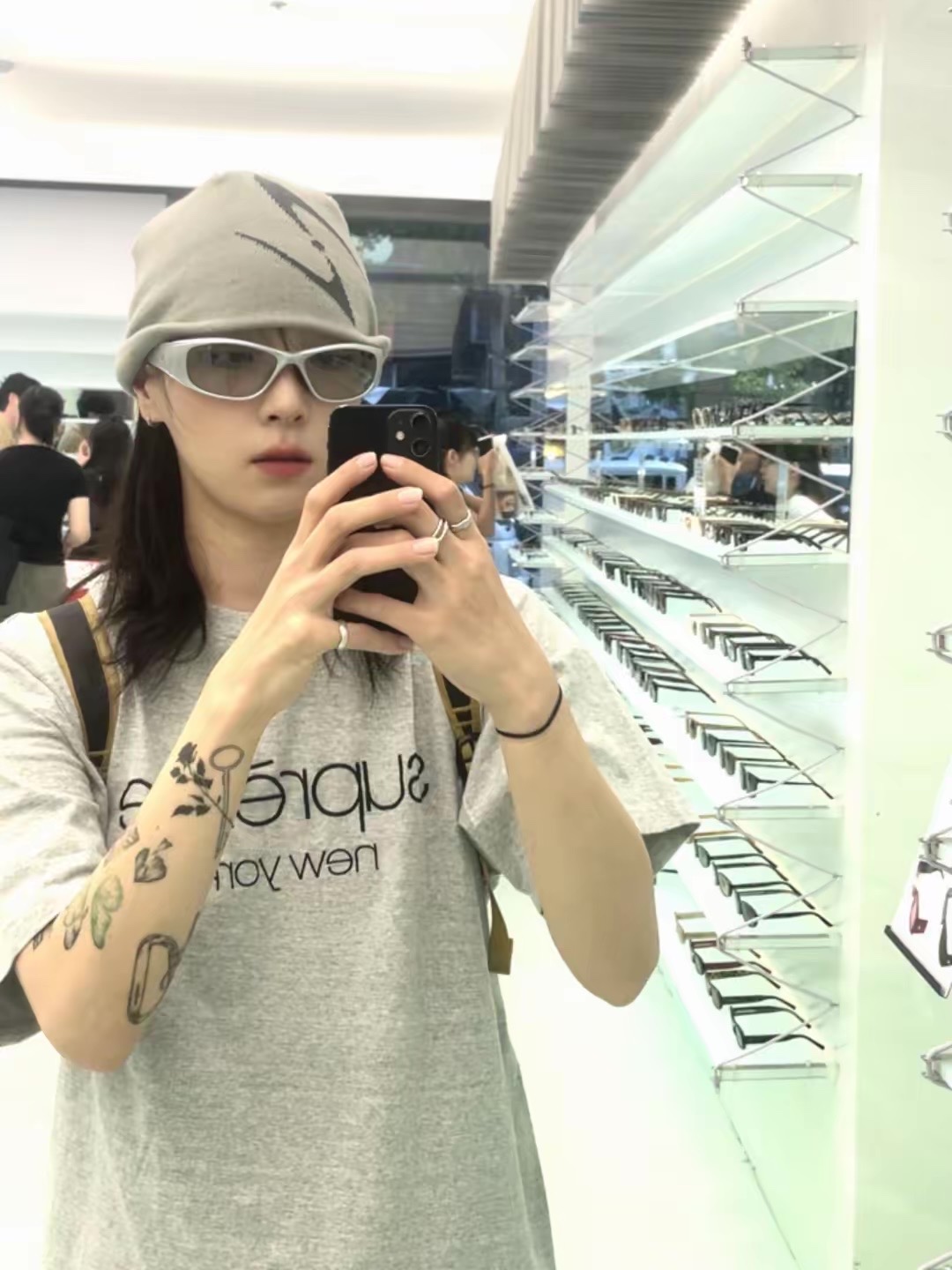 BLR Curved Logo Beanie Grey, BLUE ELEPHANT Alexis Silver 착용 스타일