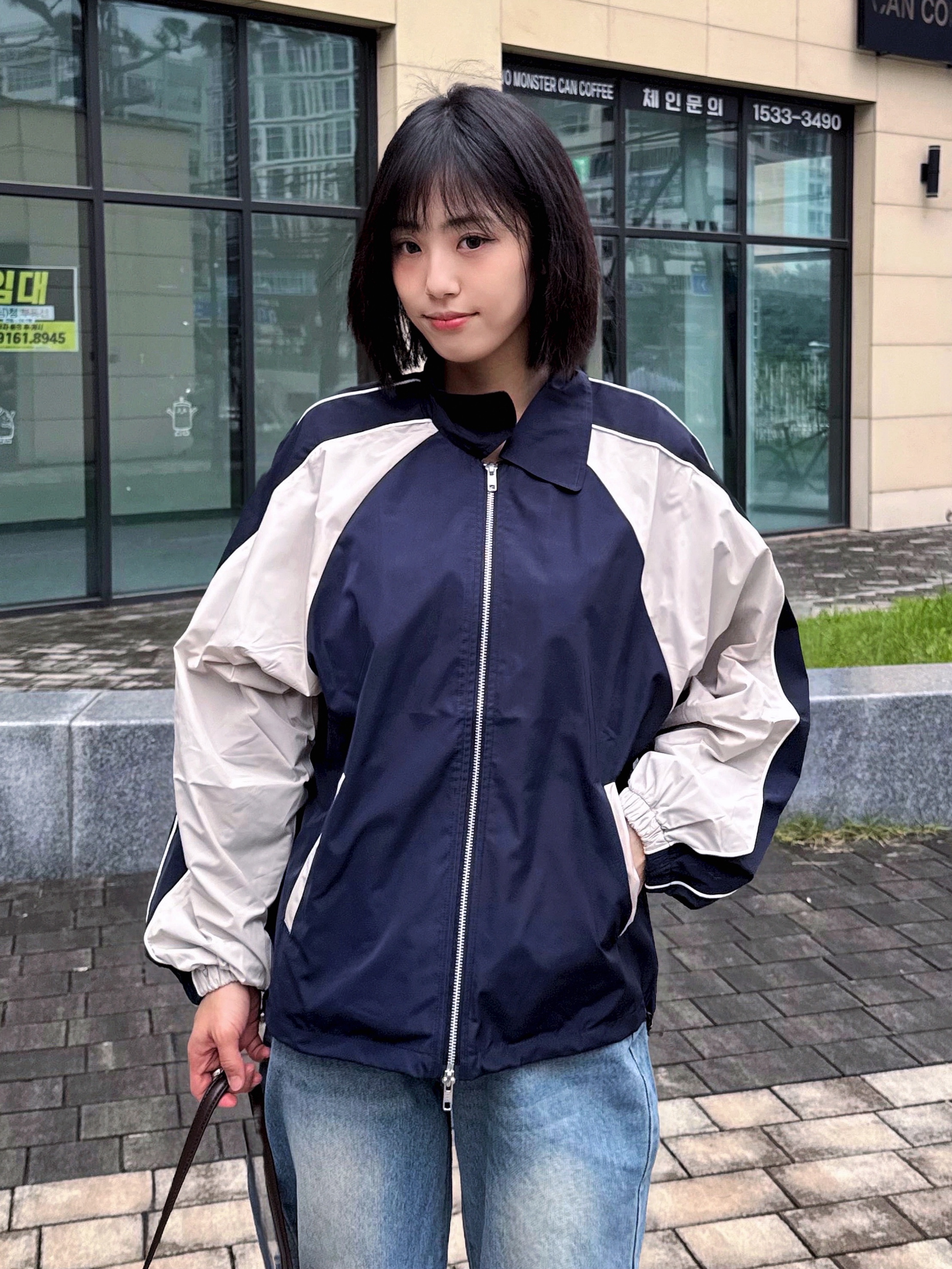 SLOW RECORD HOUSE Piping Line Windbreaker Navy 착용 스타일 - 1