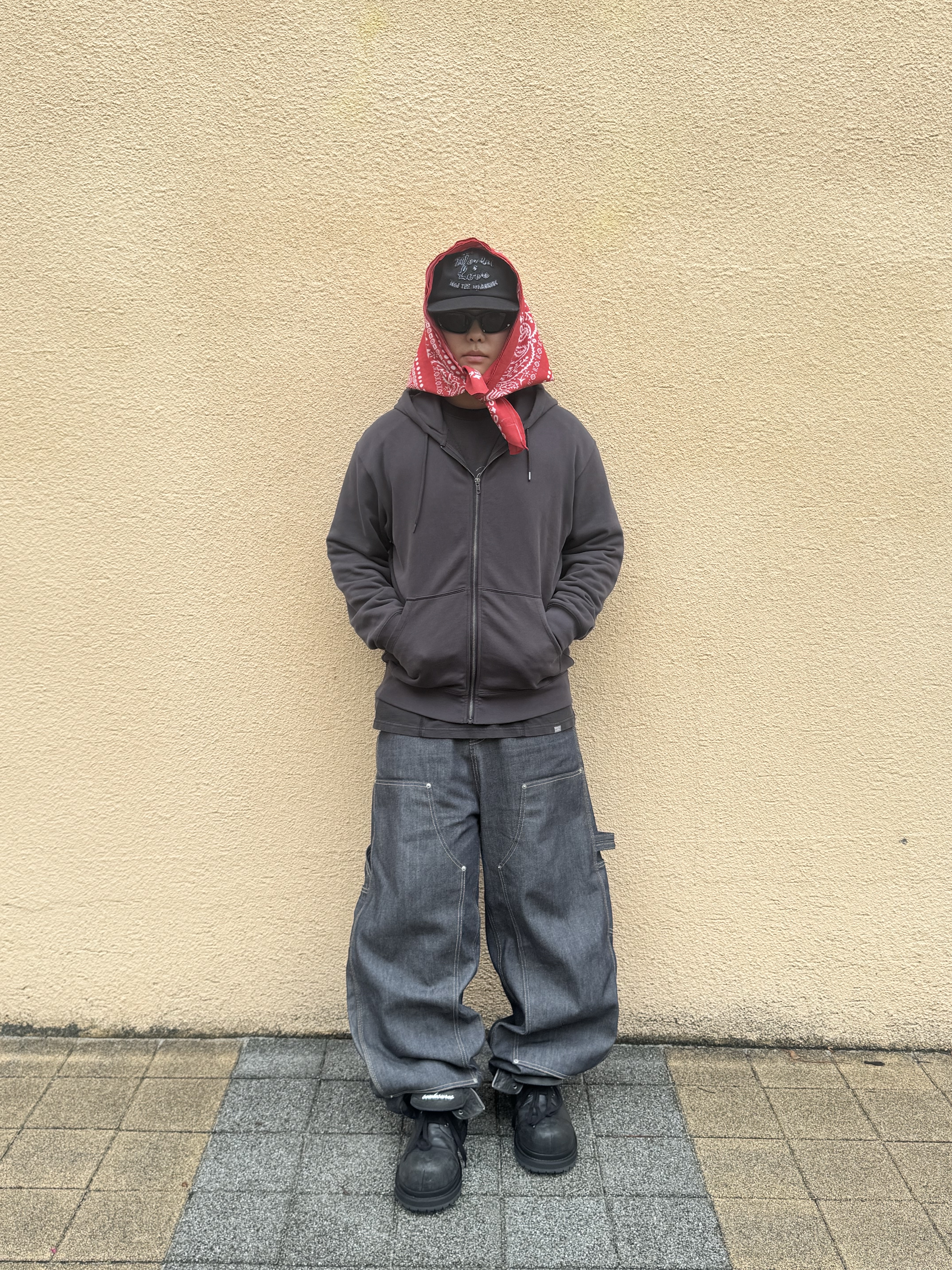 GRAILZ x KOIN SEOUL Carpenter Raw Denim Pants Indigo 착용 스타일 - 3