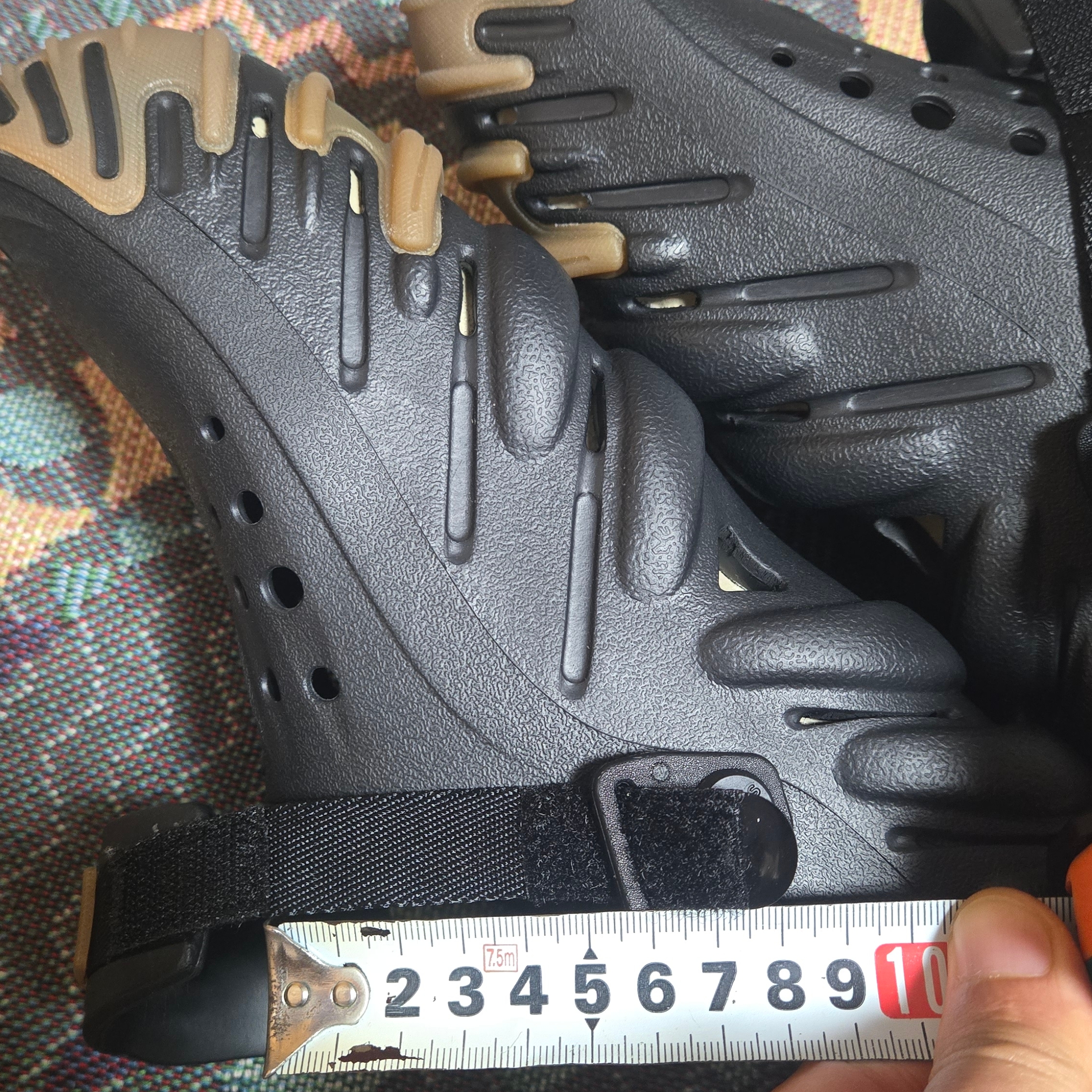 Crocs Echo RO Clog Black 착용 스타일 - 2