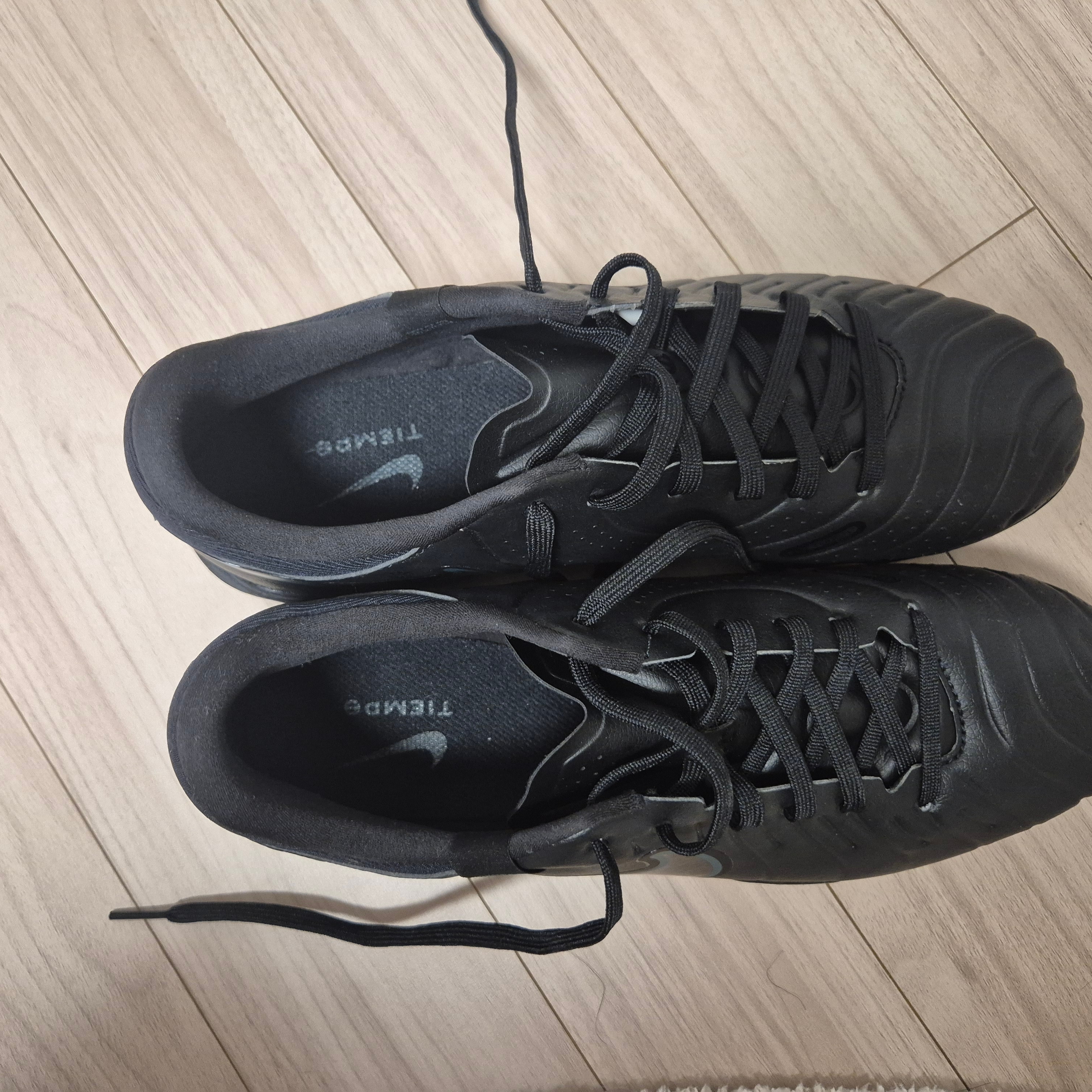 Nike Tiempo Legend 10 Academy TF Black Deep Jungle 착용 스타일 - 1