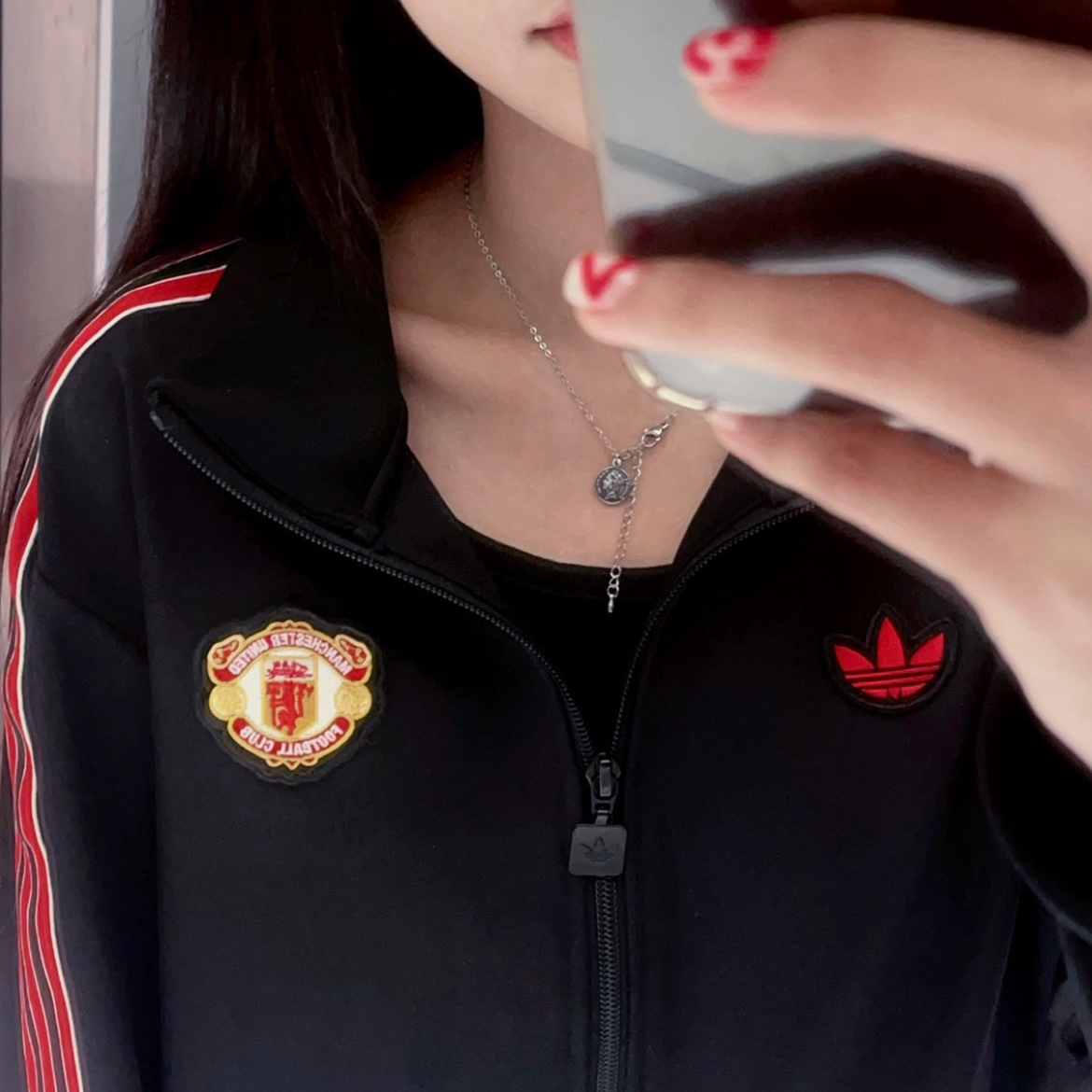 Adidas Manchester United Terrace Icon Track Top Black - KR Sizing 착용 스타일 - 1