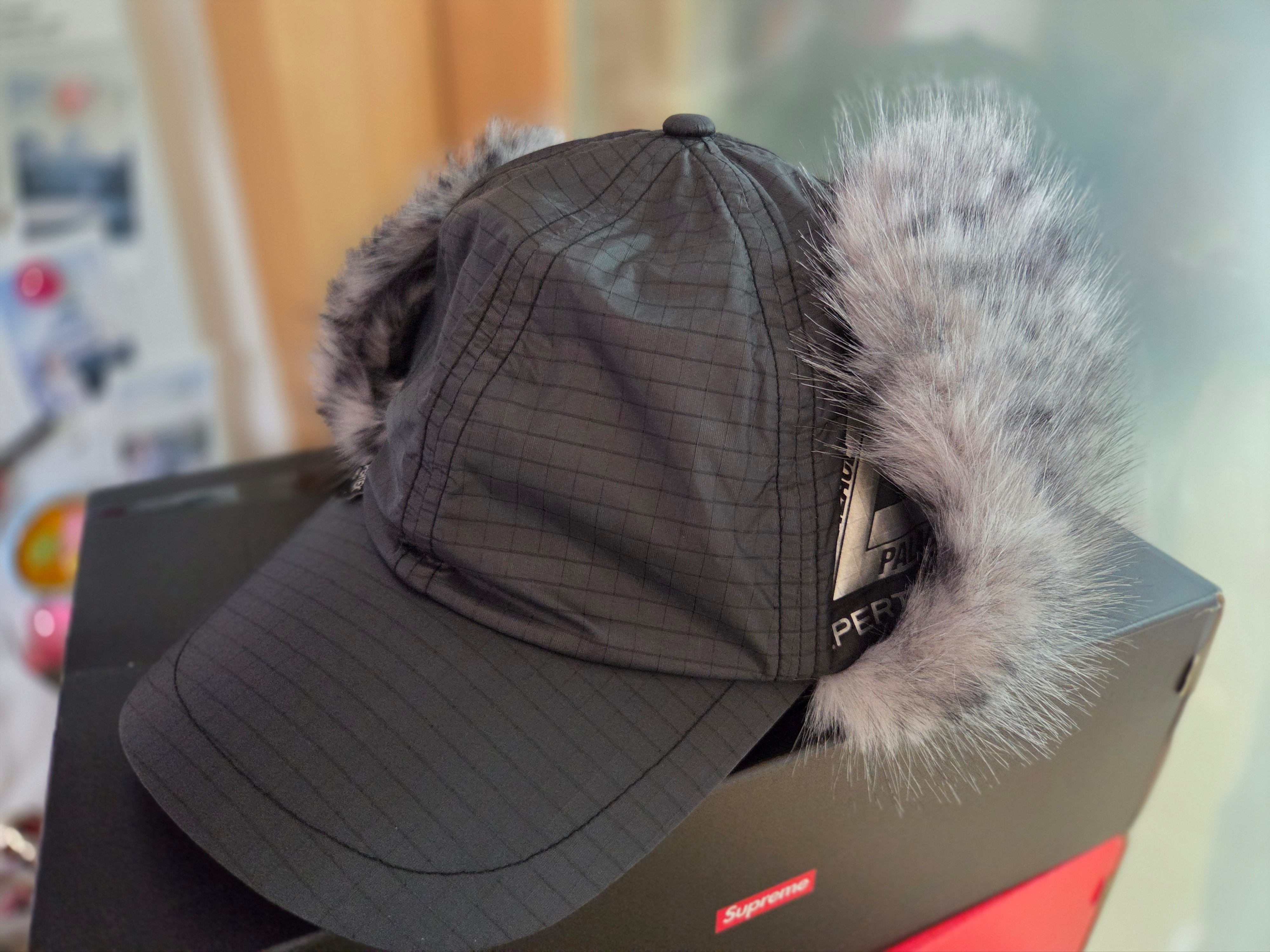 Palace Pertex Dogear 6-Panel Black - 25FW 착용 스타일