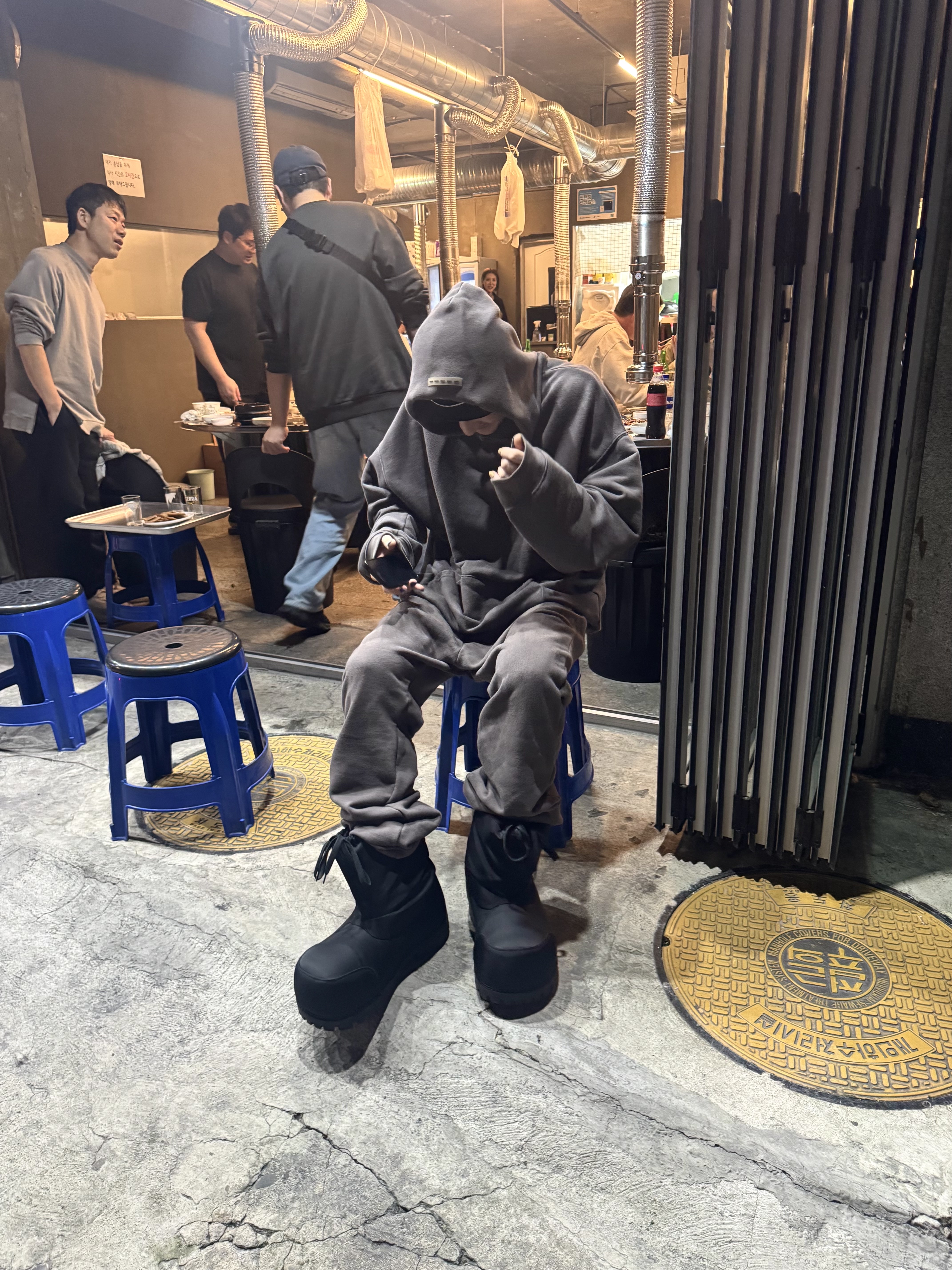 Balenciaga Skiwear Alaska Nylon Low Boot Black 착용 스타일 - 2