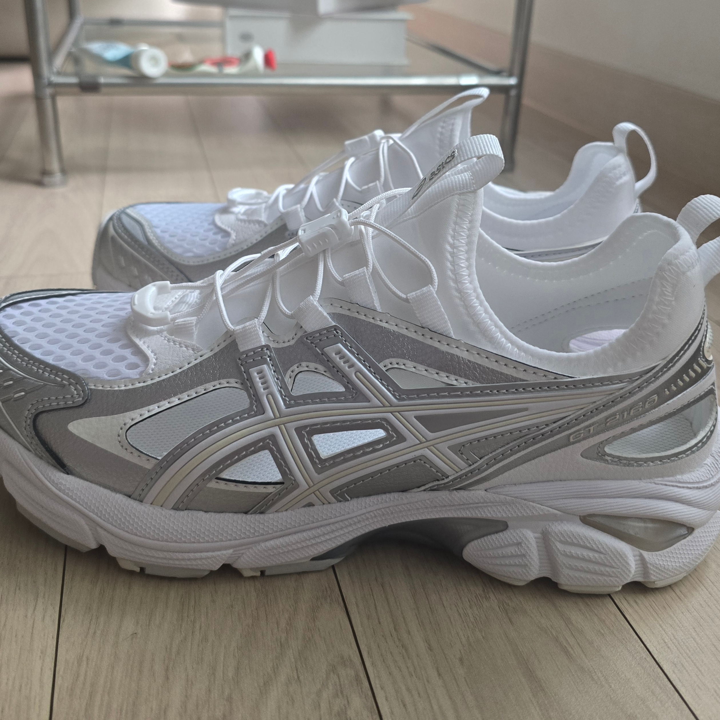 Asics GT-2160 Breeze White Pure Silver 착용 스타일 - 2