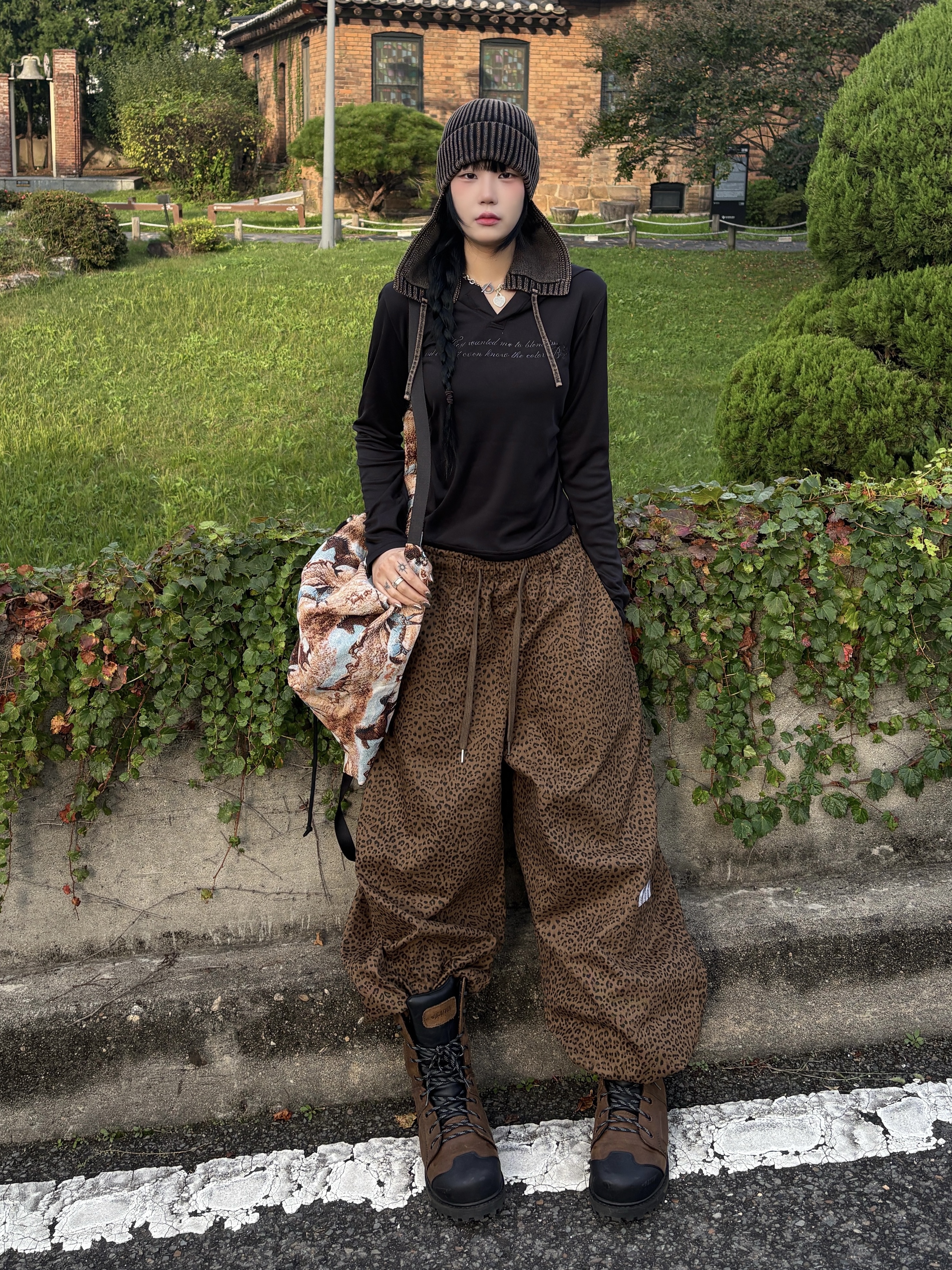 Not New Pattern nn Pants Brown, Not New Pattern Duffle Bag Horse 착용 스타일 - 1