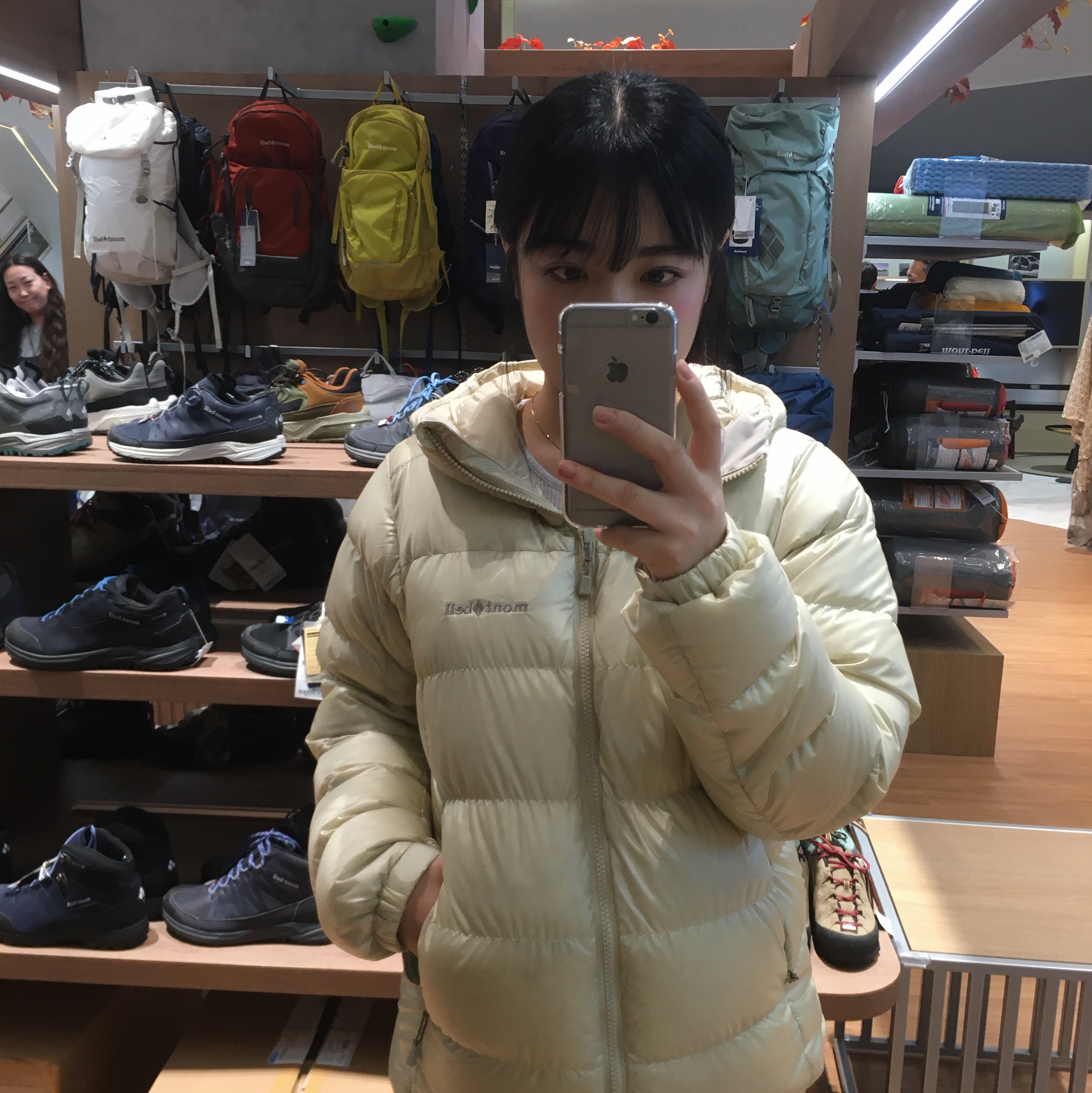 (W) Montbell Alpine Down Parka Ivory 착용 스타일 - 1