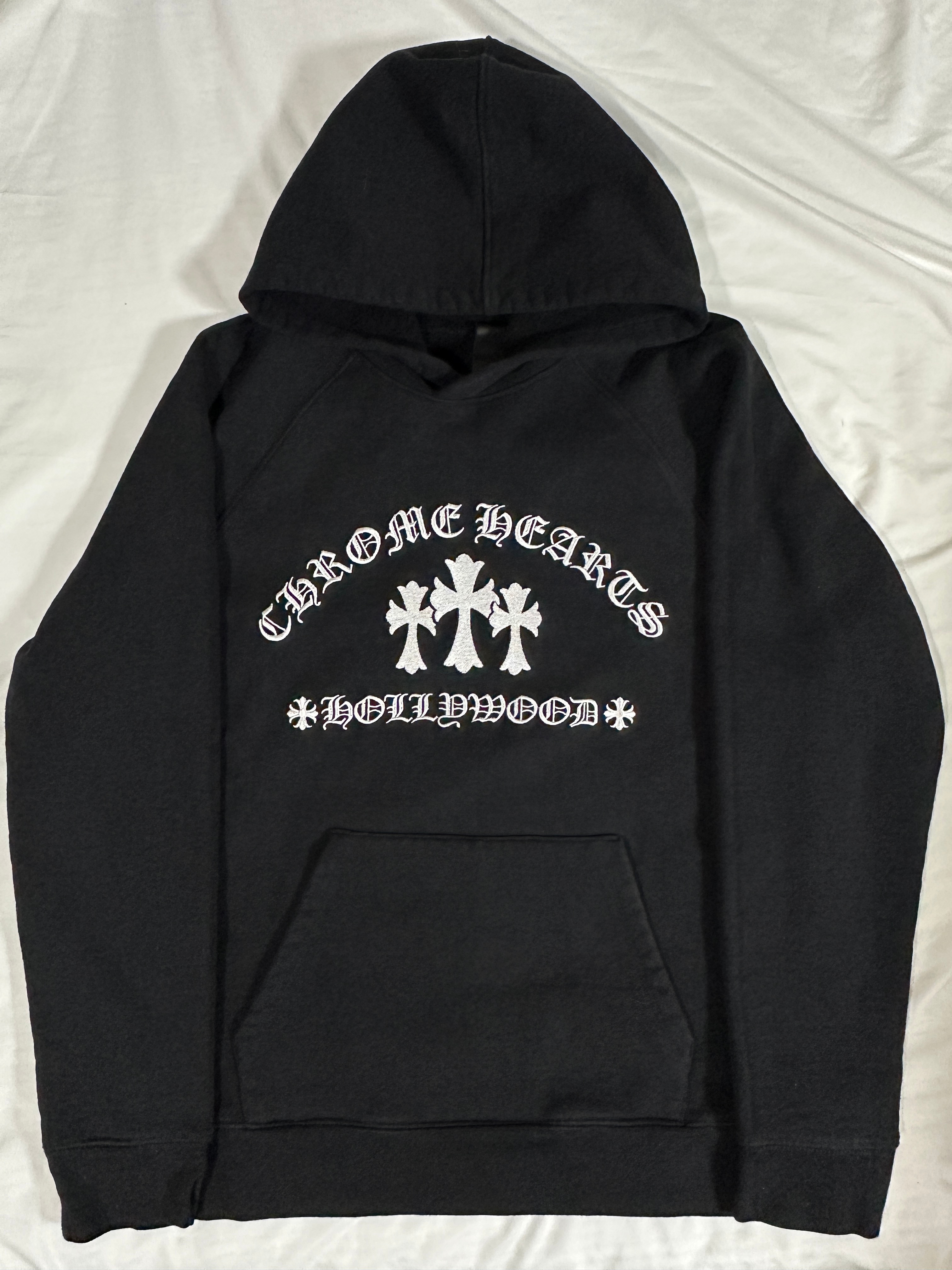 Chrome Hearts Cemetery Hollywood Hoodie Black 착용 스타일 - 1