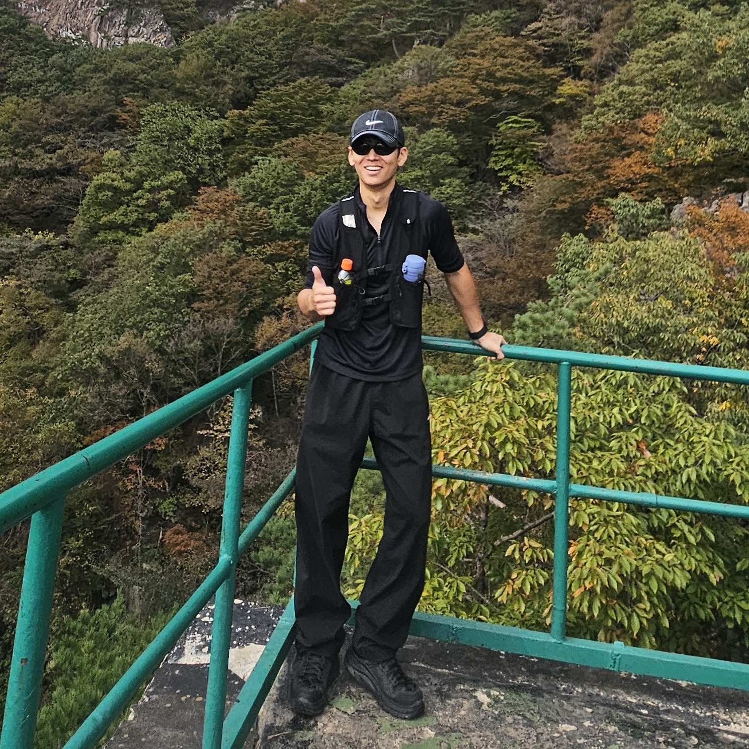 Oakley Eye Jacket Redux Matte Black Frame Prizm Grey Lenses High Bridge Fit, Hoka Tor Ultra Hi WP Black 2018 착용 스타일 - 1
